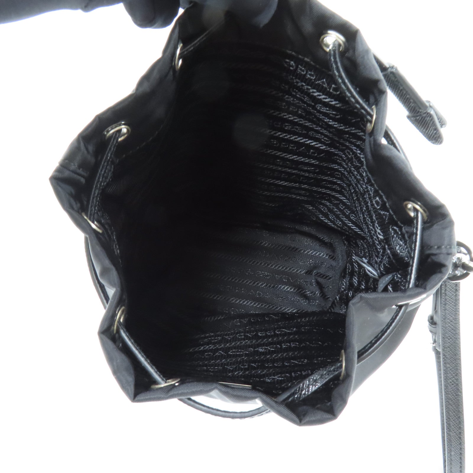 PRADA 尼龍Re-Nylon pouch銀扣手拿包