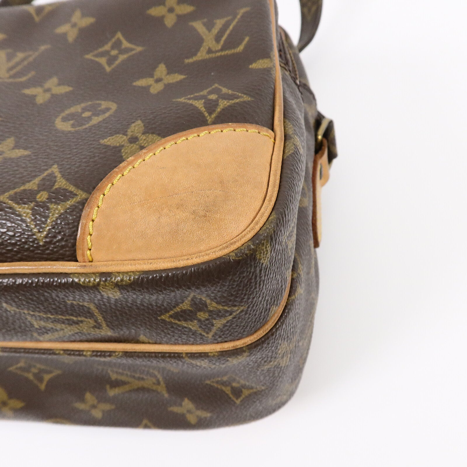 LOUIS VUITTON 【激減優惠】Monogram Nile肩背袋