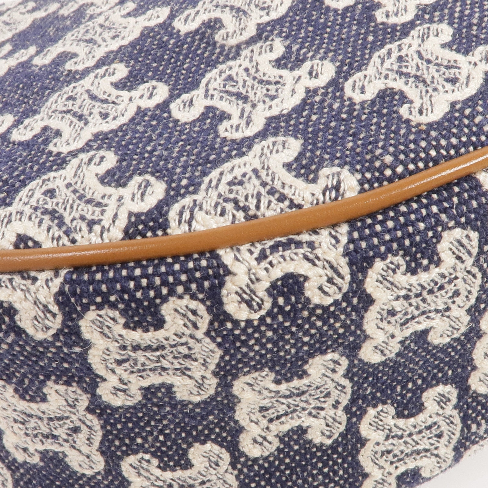 CELINE 牛仔布AVA金扣肩背袋