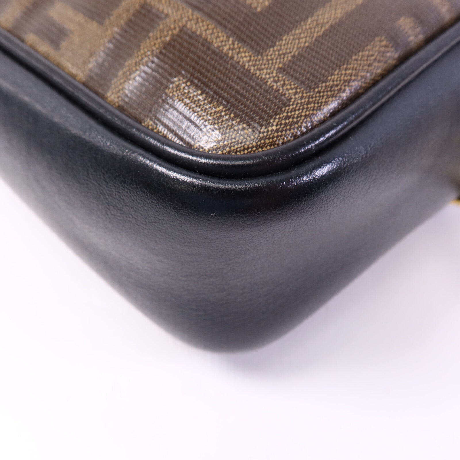 FENDI 塗層帆布Shoulder Bag金扣肩背袋
