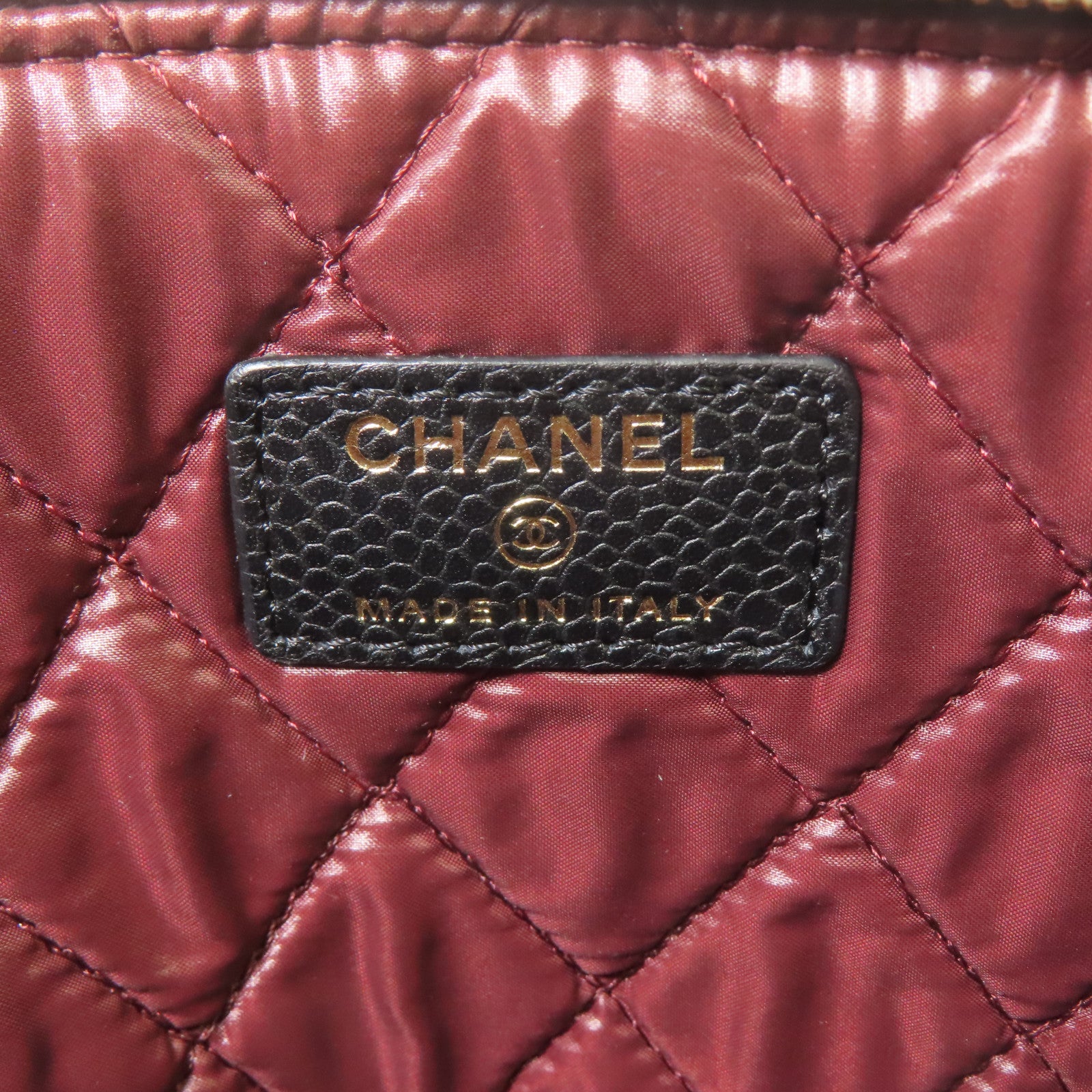 CHANEL 牛皮皮革Pouch金扣手拿包黑色/棕色