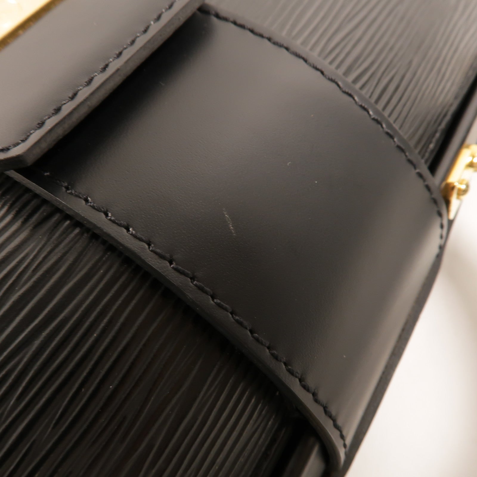 LOUIS VUITTON Epi Seriette Fermoir公事包