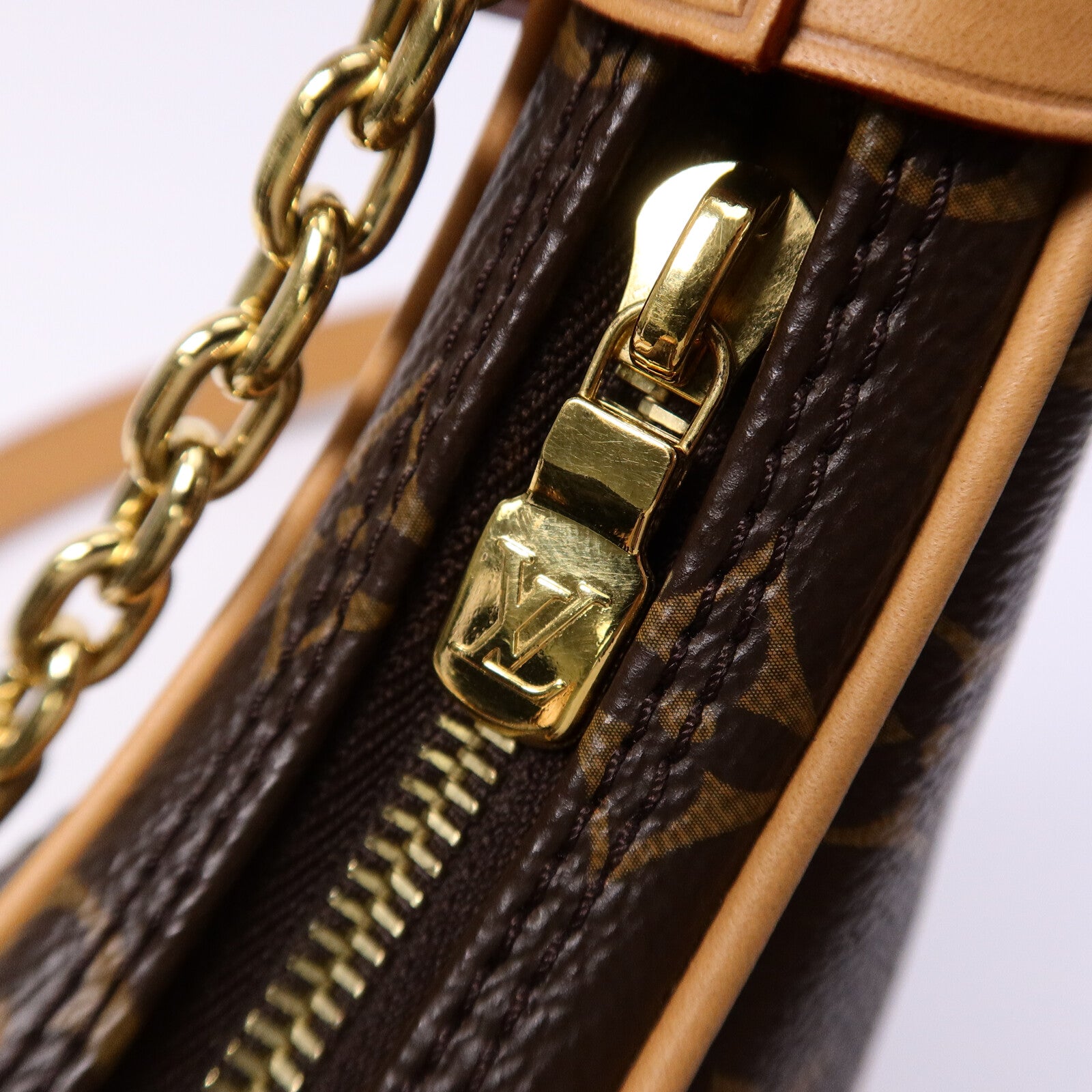 LOUIS VUITTON Monogram Loop肩背袋