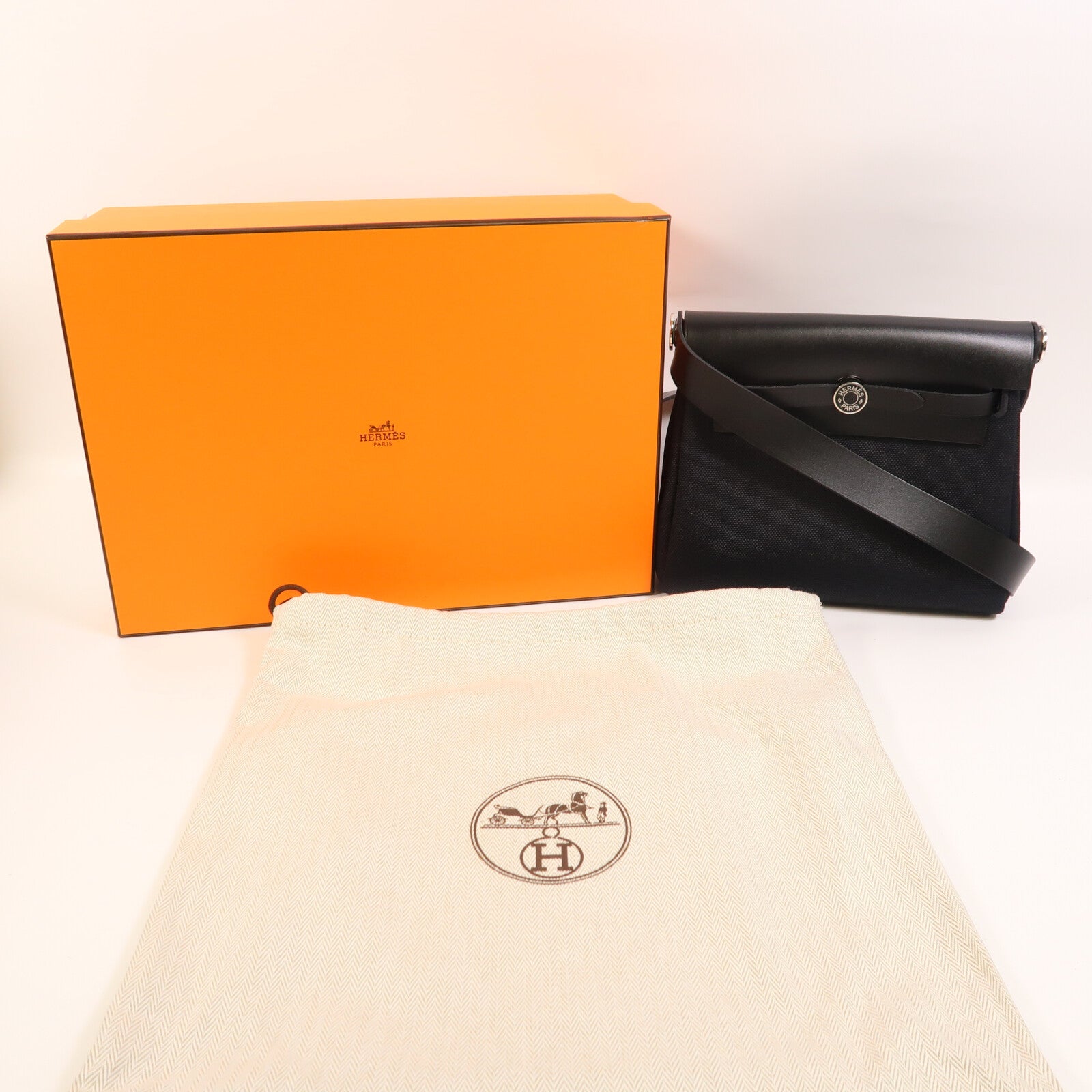 HERMES 帆布Mini Herbag肩背袋