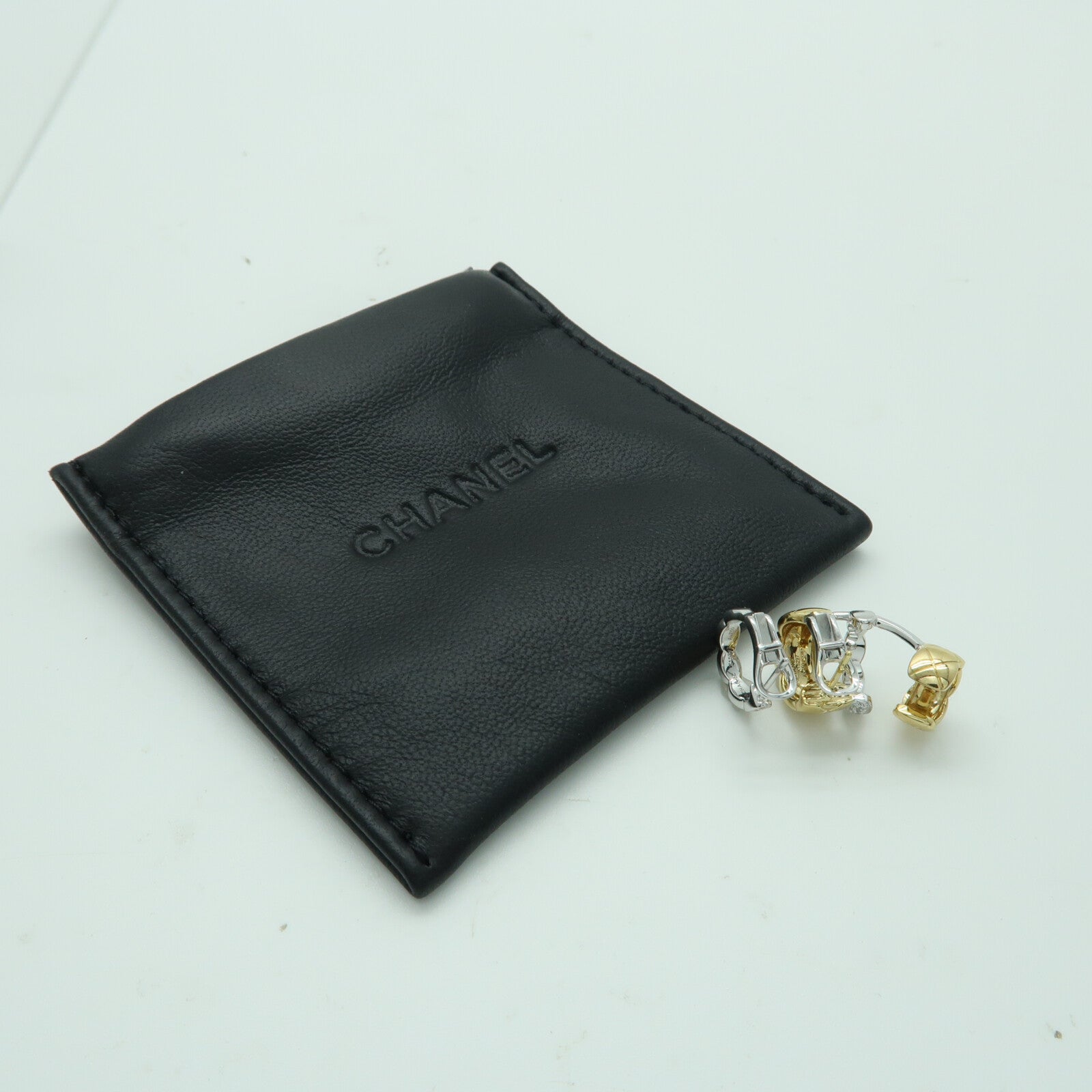 CHANEL 18K黃金Coco Crush鑽石耳環