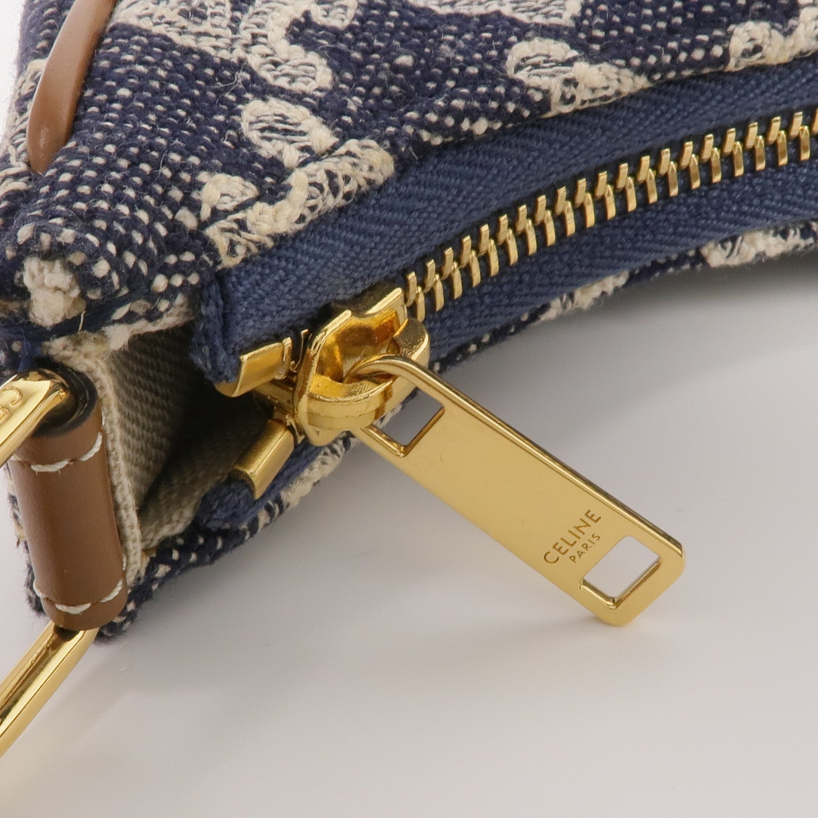 CELINE 牛仔布AVA金扣肩背袋