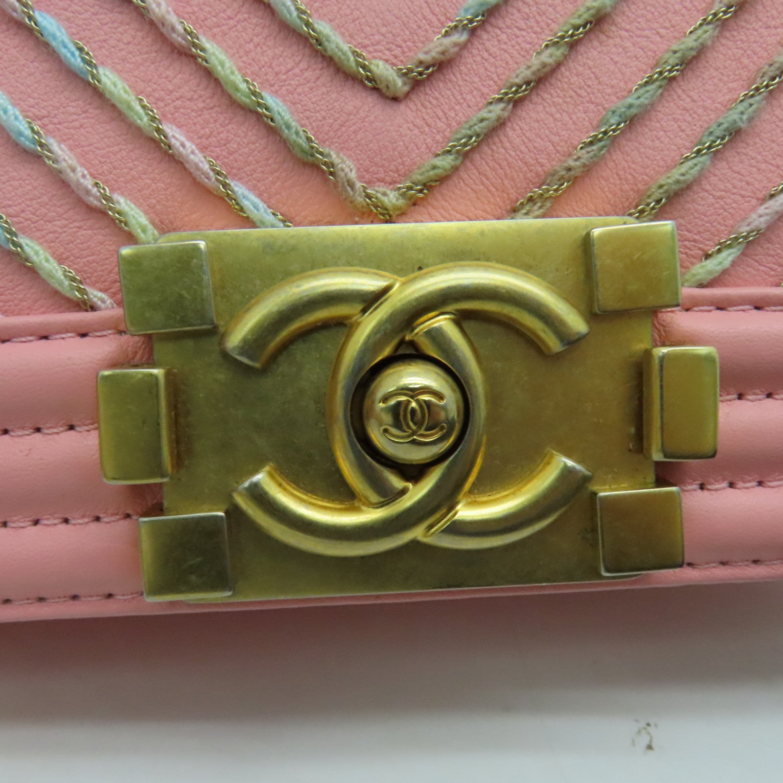 CHANEL 斜纹牛皮皮革Boy 20cm金扣肩背袋粉红色