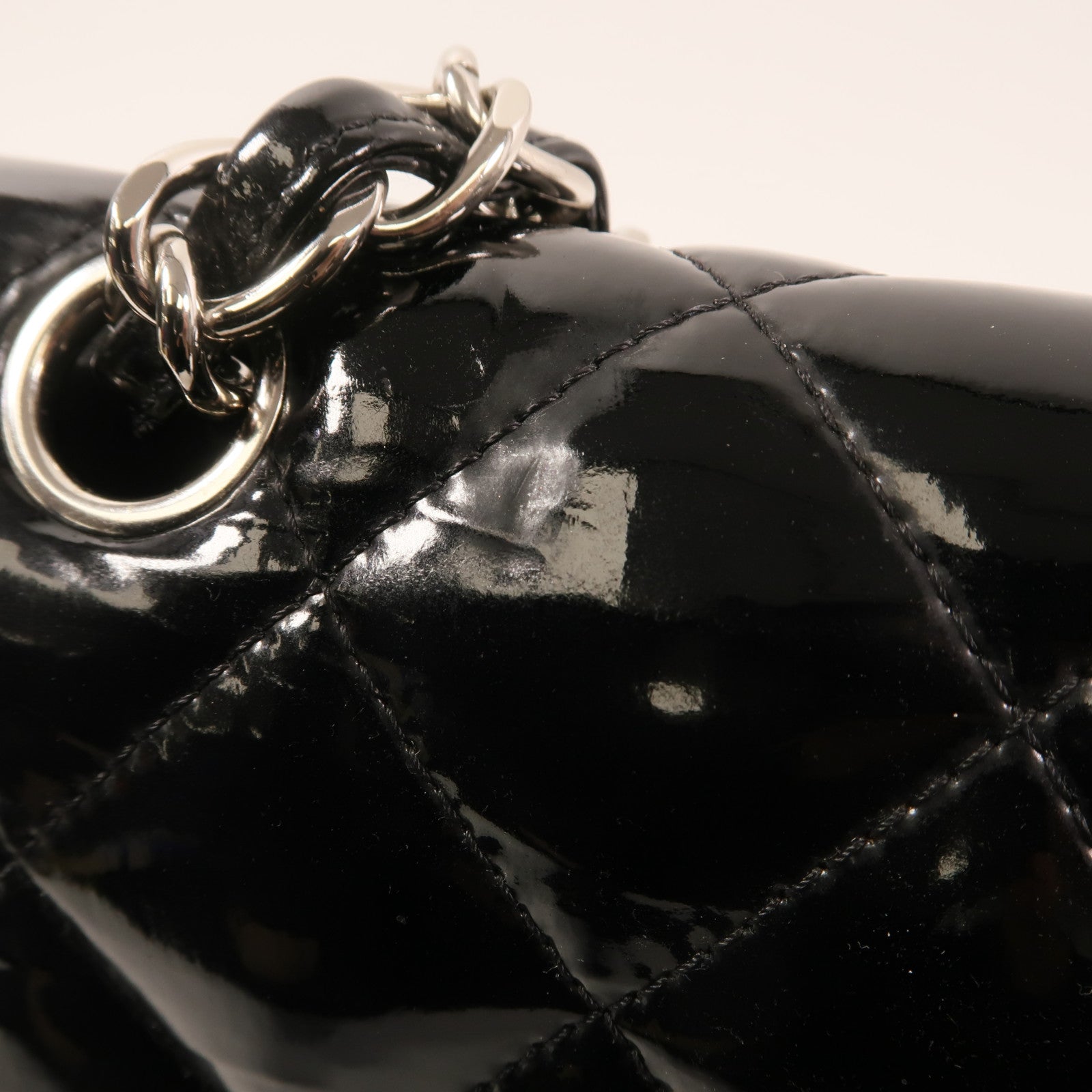 CHANEL 漆皮皮革Large Classic銀扣鏈帶肩背袋