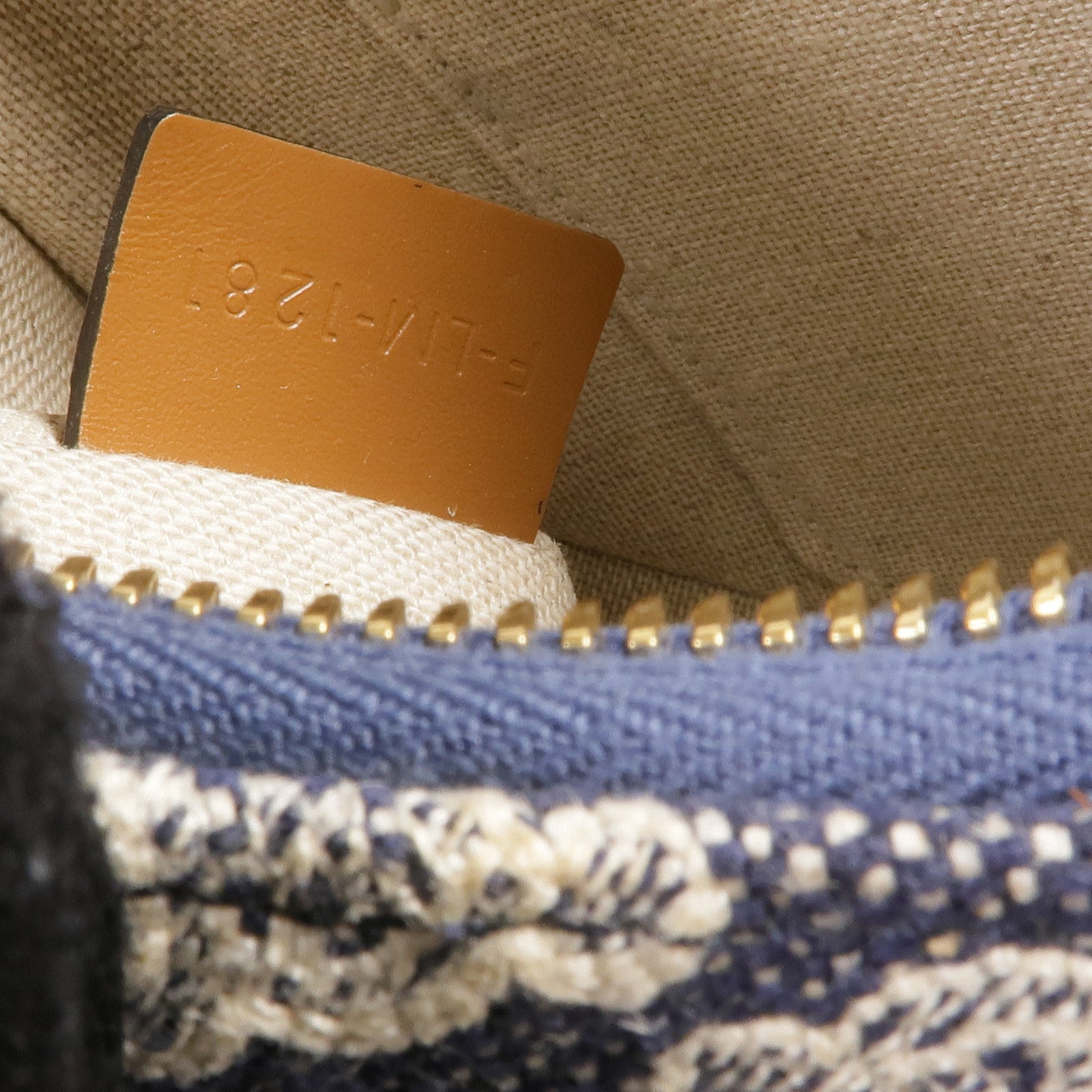 CELINE 牛仔布AVA金扣肩背袋