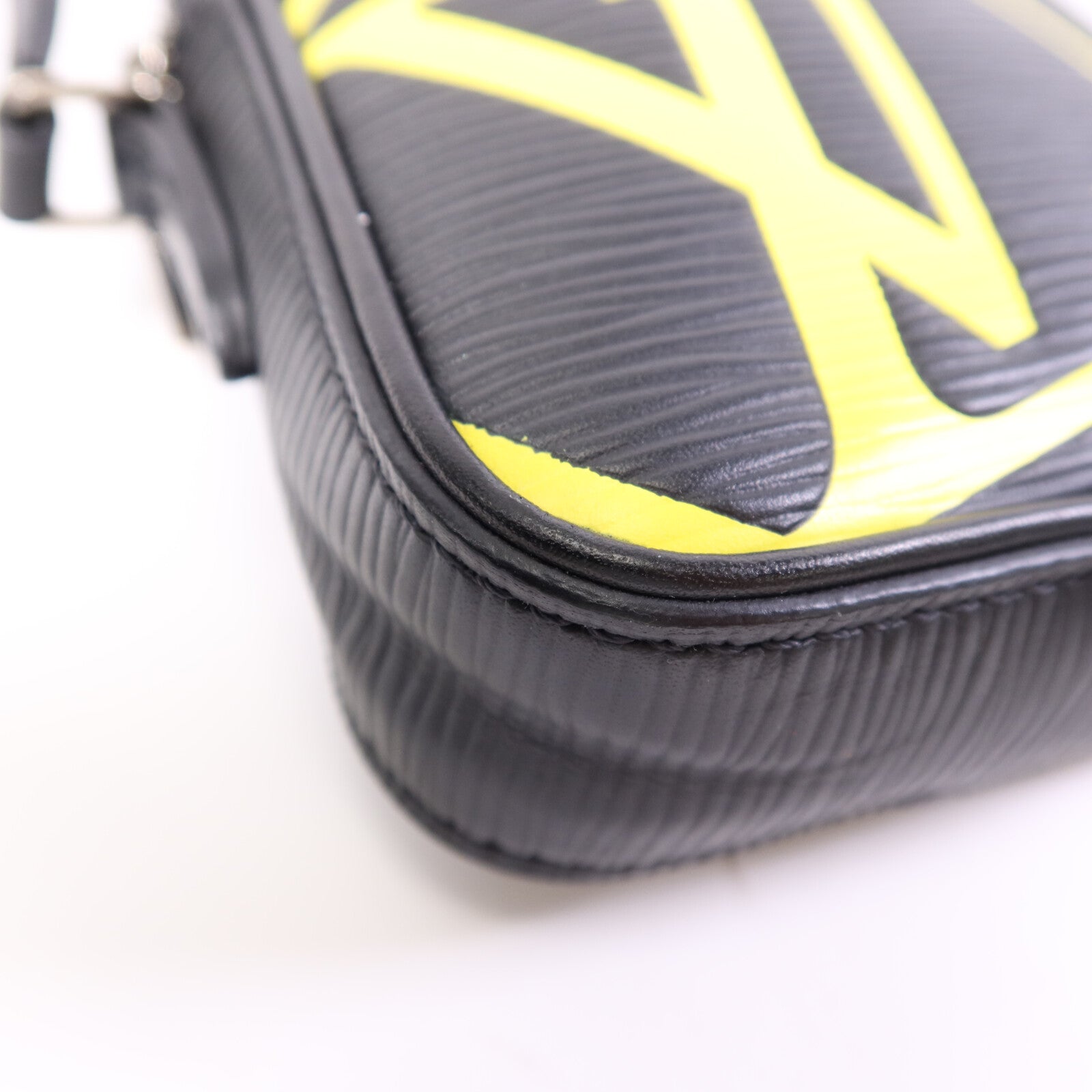 LOUIS VUITTON Epi Danbe銀扣肩背袋