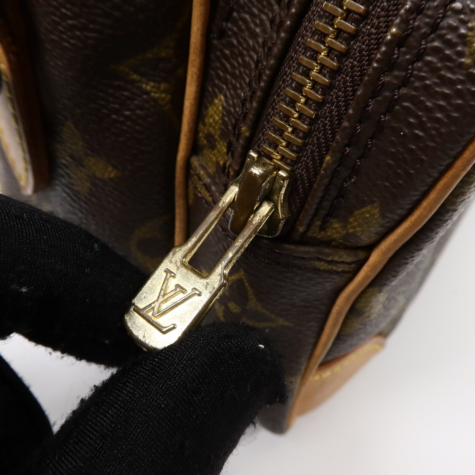LOUIS VUITTON 【激減優惠】Monogram Nile肩背袋