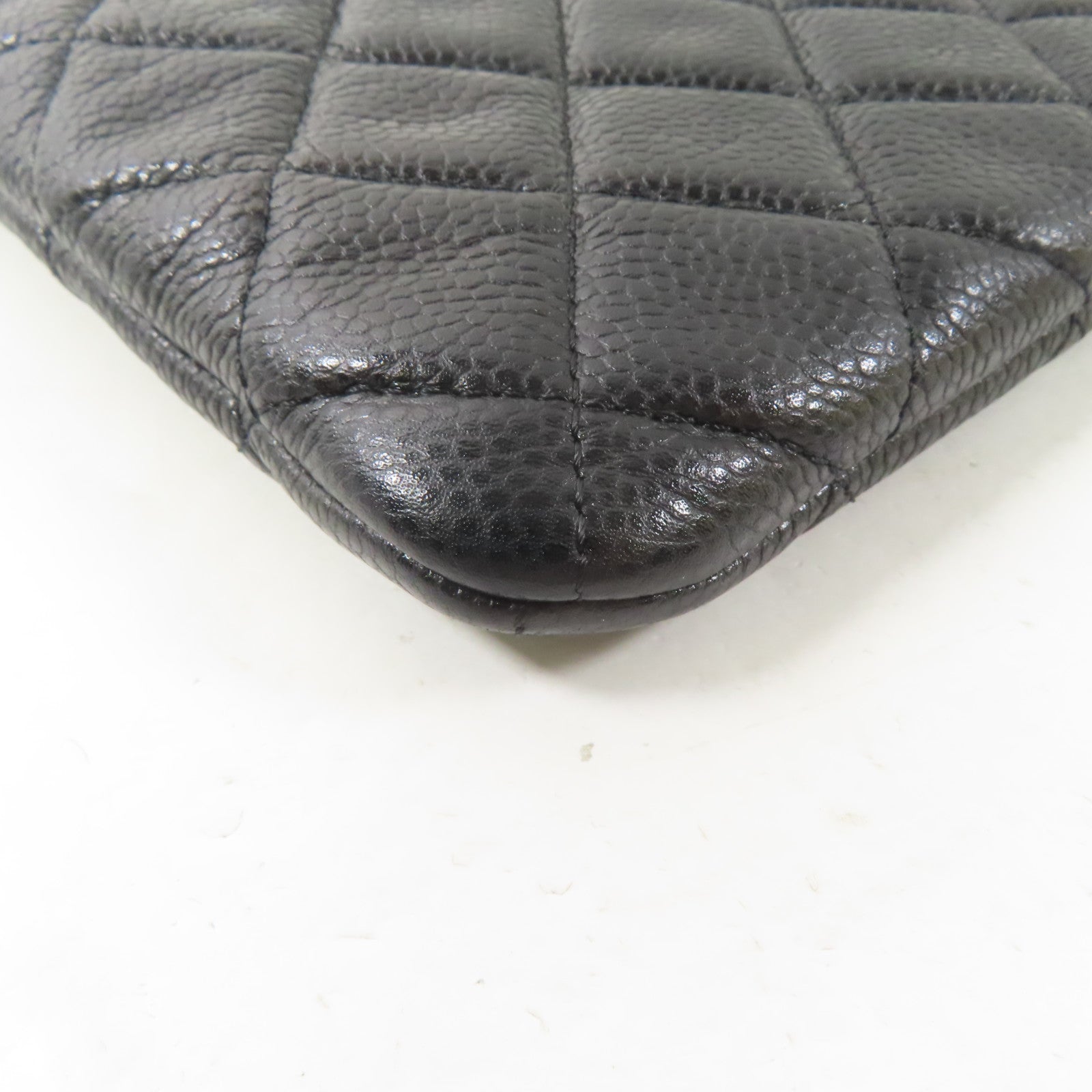 CHANEL 牛皮皮革Pouch金扣手拿包黑色/棕色
