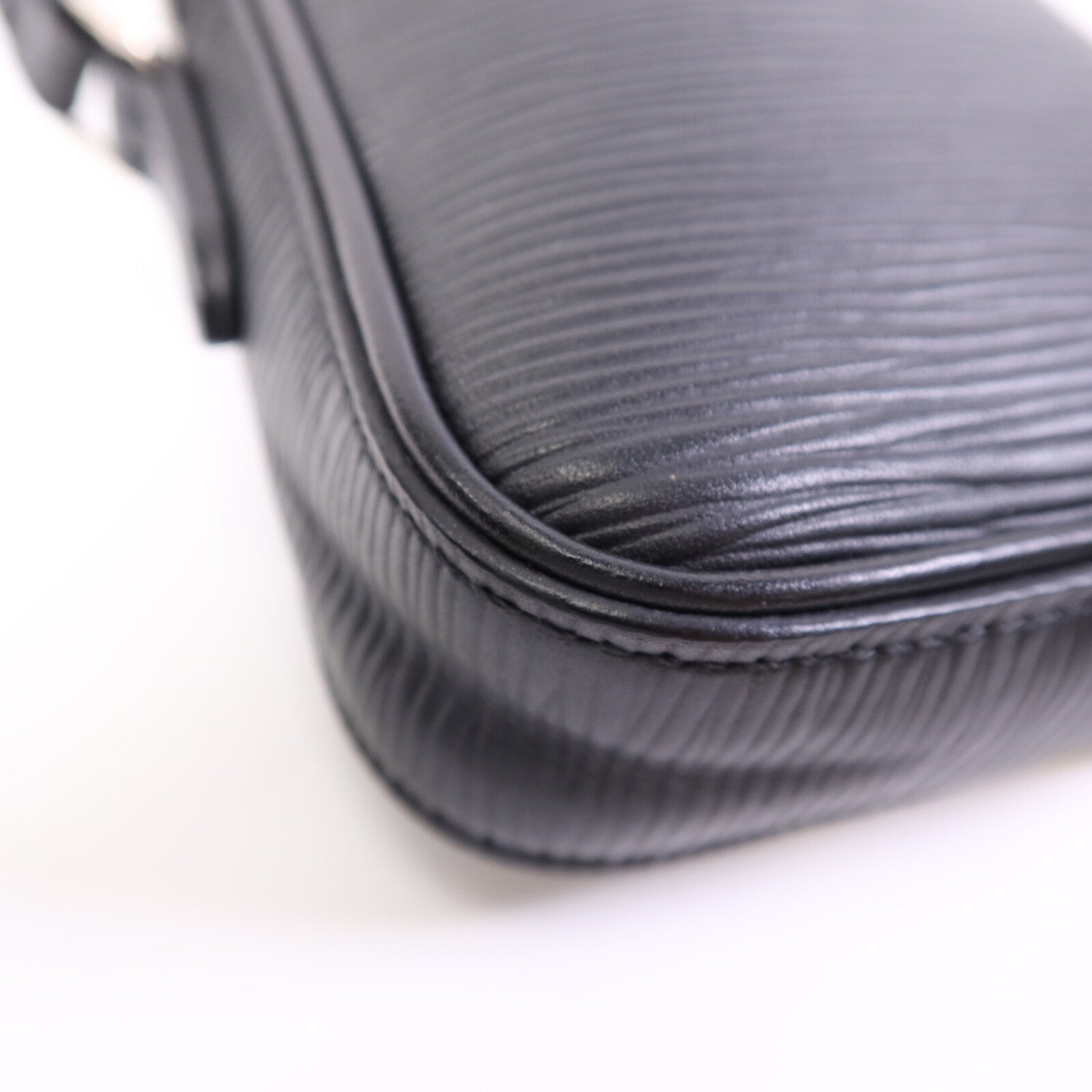 LOUIS VUITTON Epi Danbe銀扣肩背袋