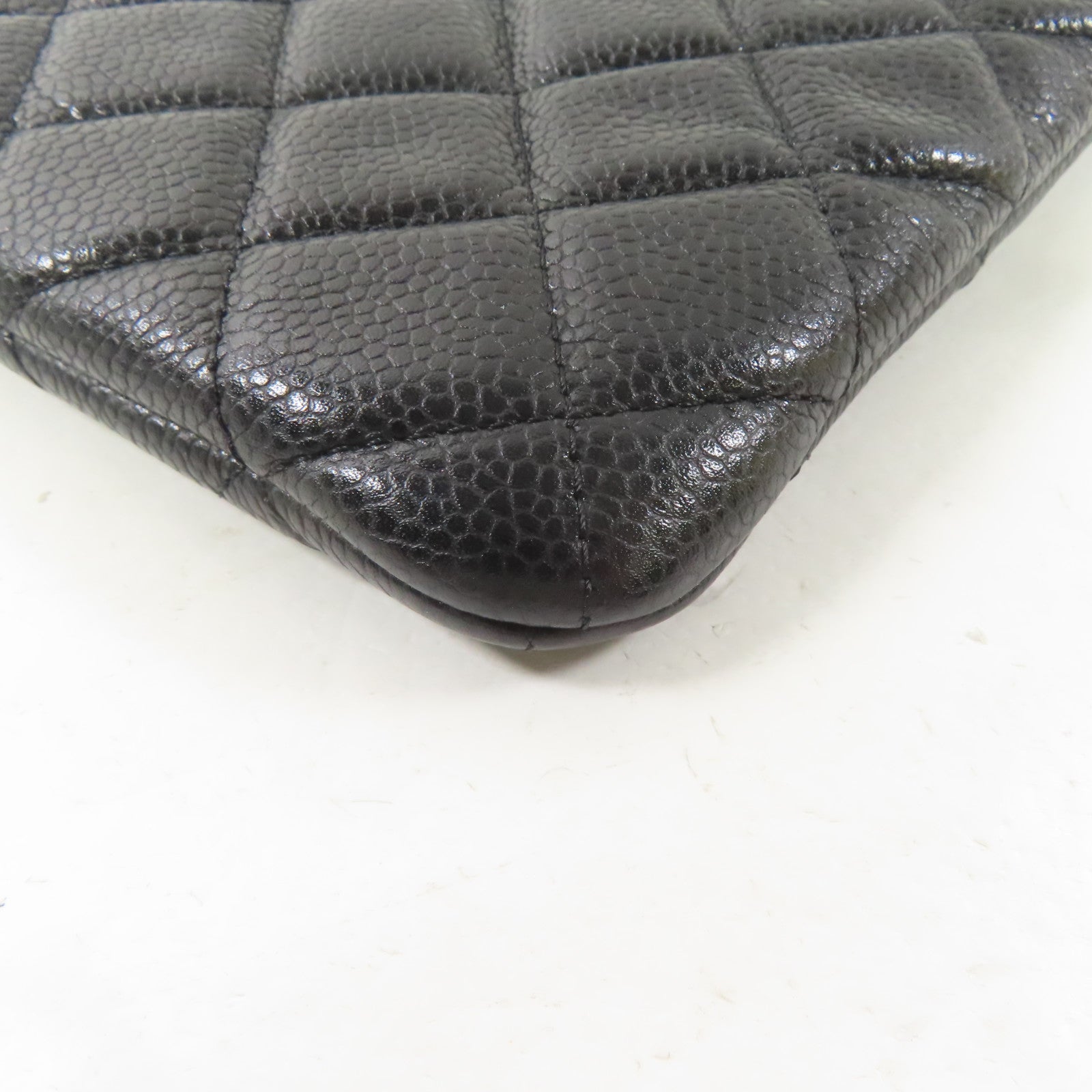 CHANEL 牛皮皮革Pouch金扣手拿包黑色/棕色
