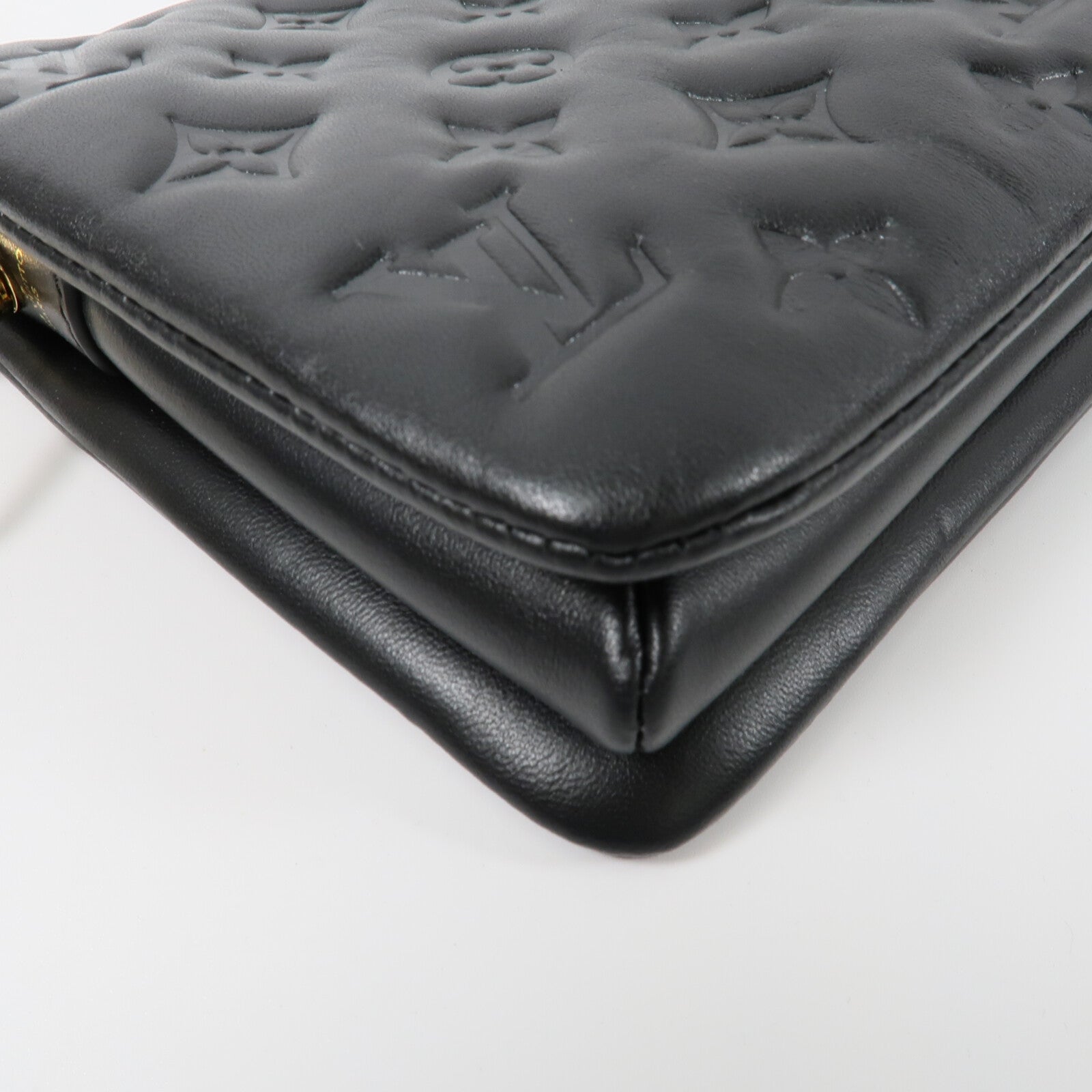 LOUIS VUITTON Monogram Embossed Coussin BB鏈帶手挽肩背兩用袋