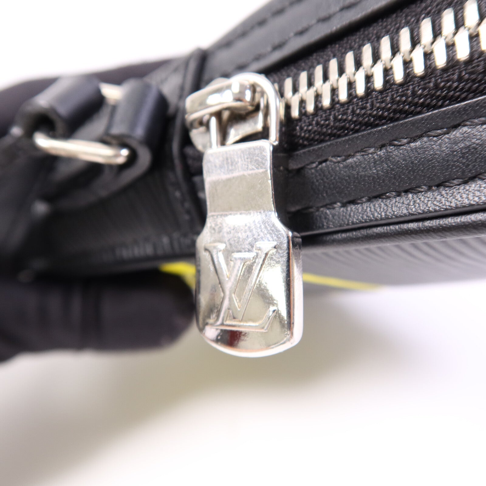 LOUIS VUITTON Epi Danbe銀扣肩背袋