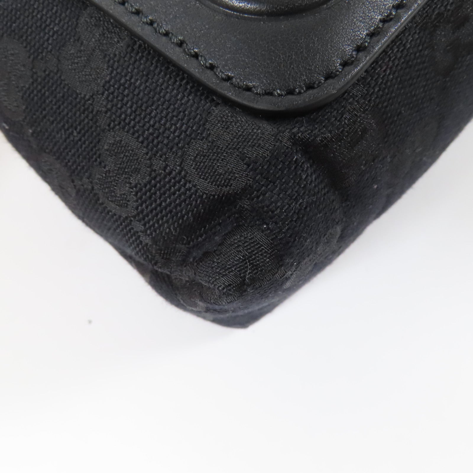 GUCCI 帆布Small Crossbody Bag銀扣肩背袋