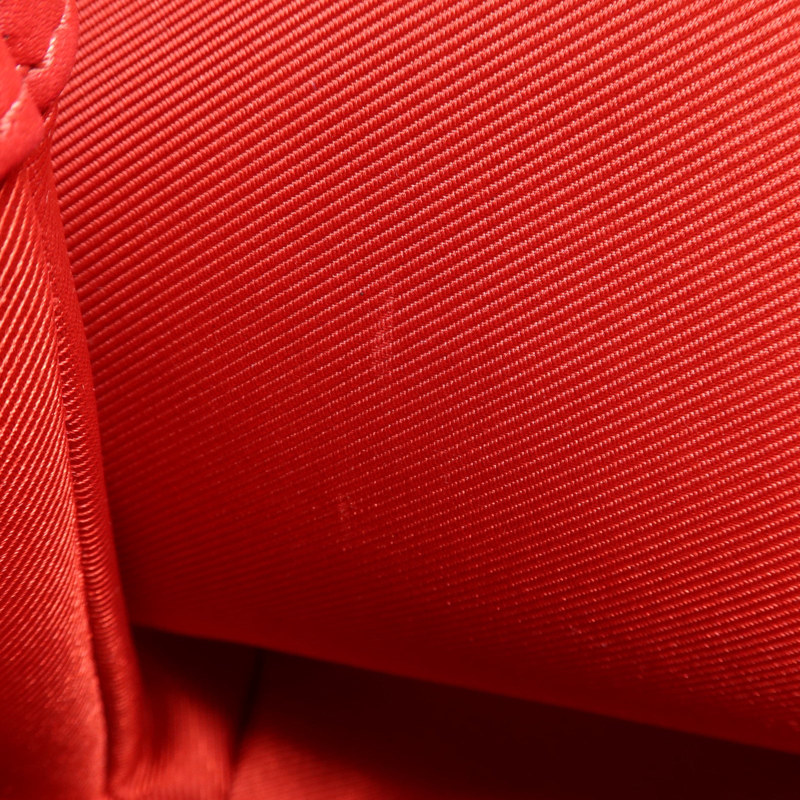 LOUIS VUITTON 牛皮皮革Lock Me II BB銀扣鏈帶手挽肩背兩用袋