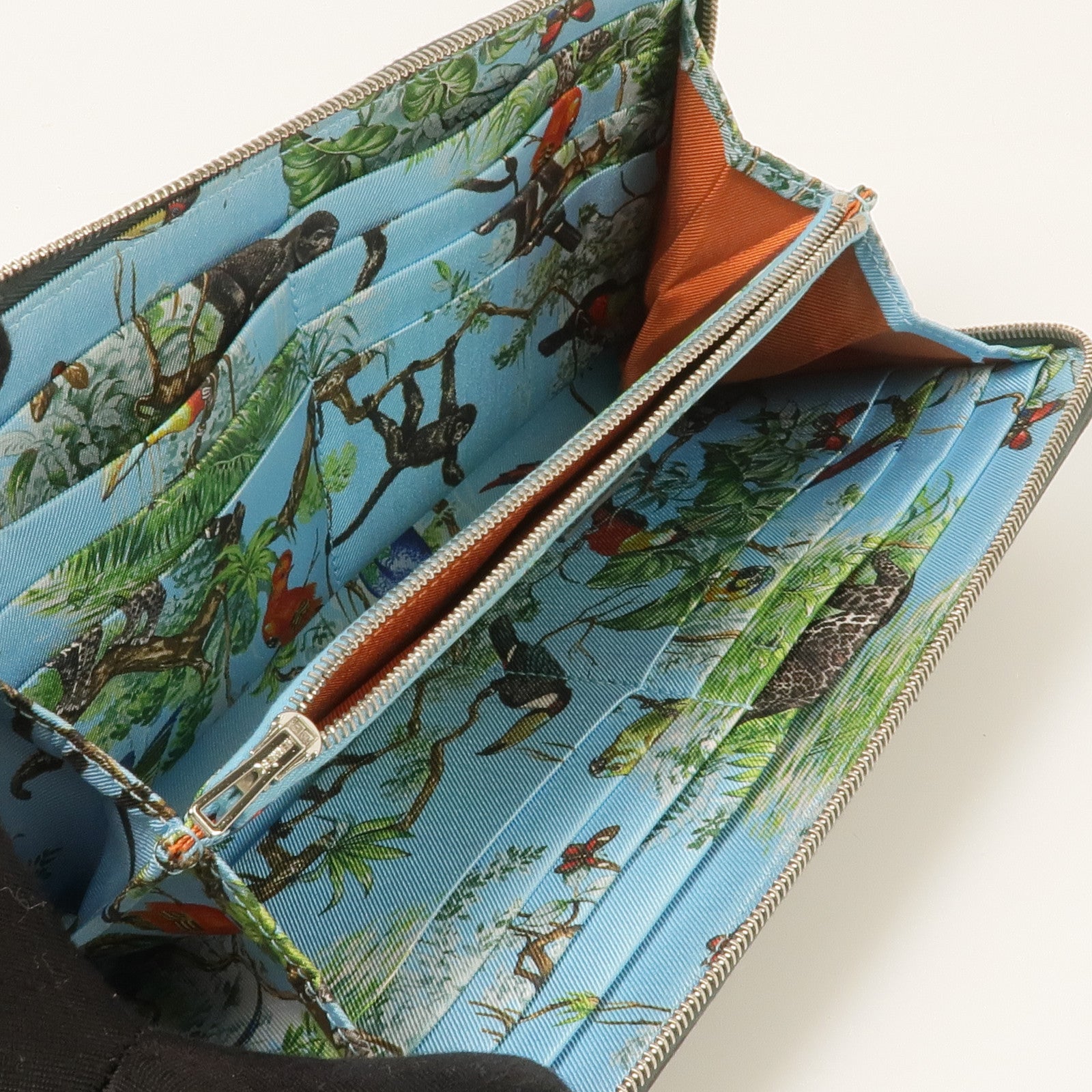 HERMES Epsom皮革Silk In Long Wallet銀扣長錢包Vert Cypress