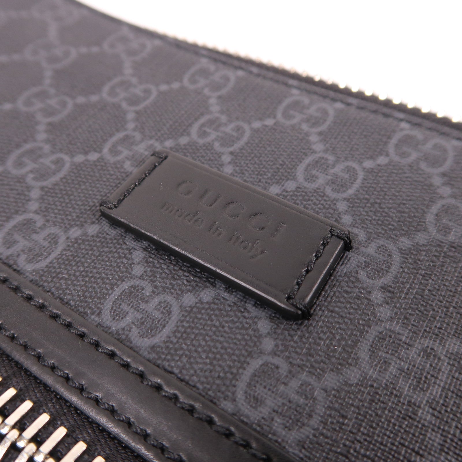 GUCCI 塗層帆布Medium Messenger Bag銀扣肩背袋