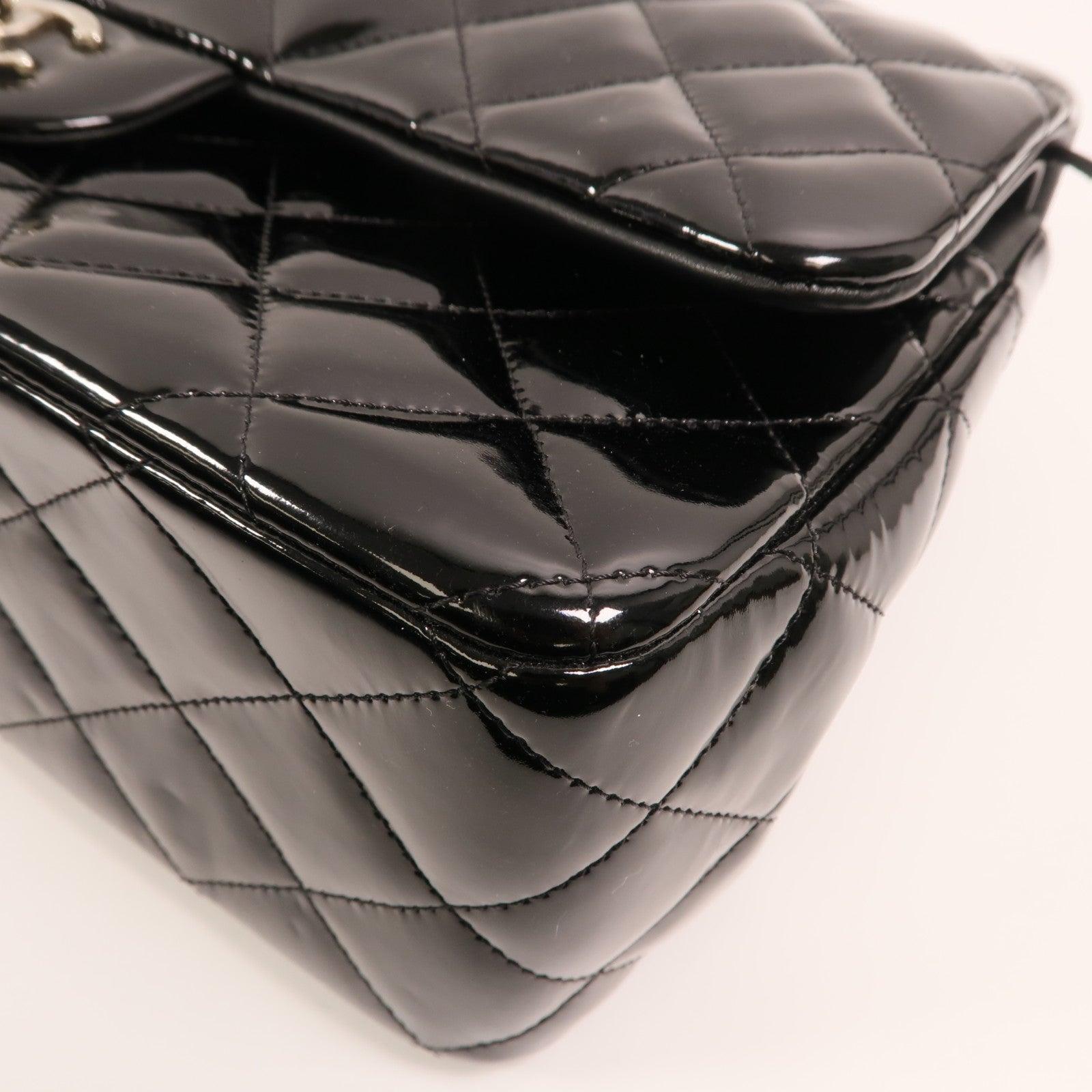 CHANEL 漆皮皮革Large Classic銀扣鏈帶肩背袋