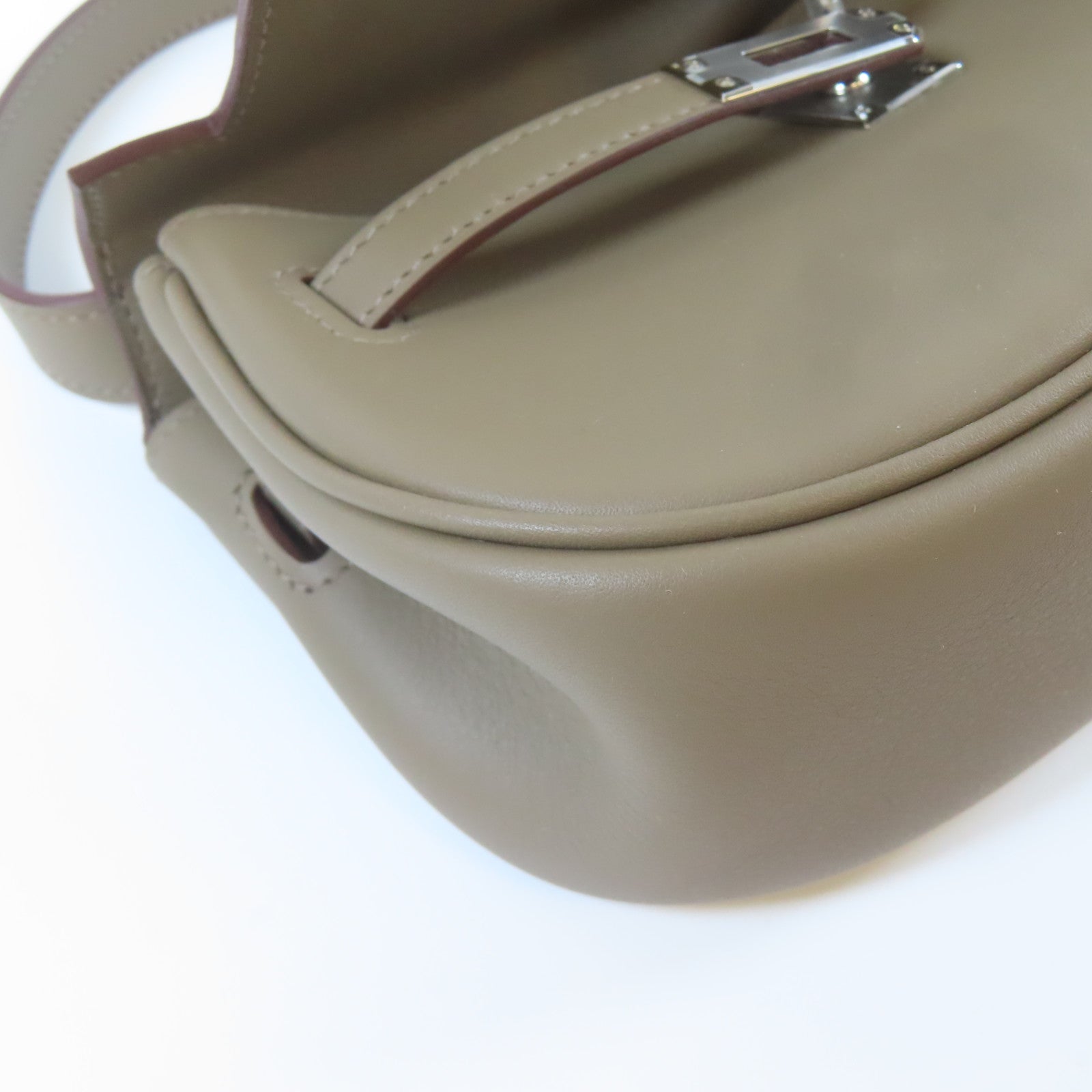 HERMES Swift皮革Kelly Moove銀扣肩背袋大象灰色