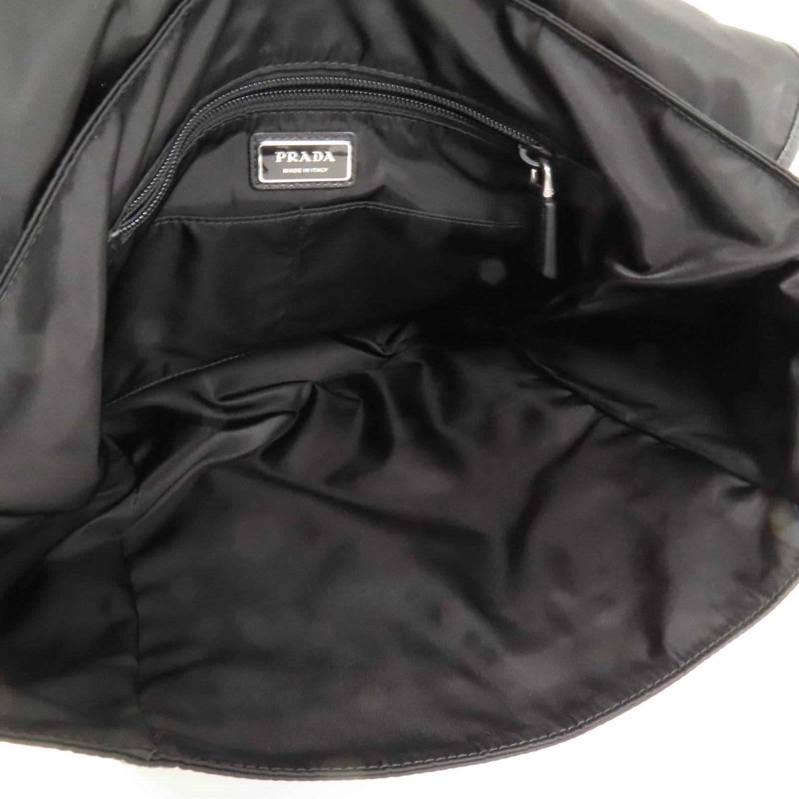 PRADA 尼龍Re-Nylon銀扣肩背袋