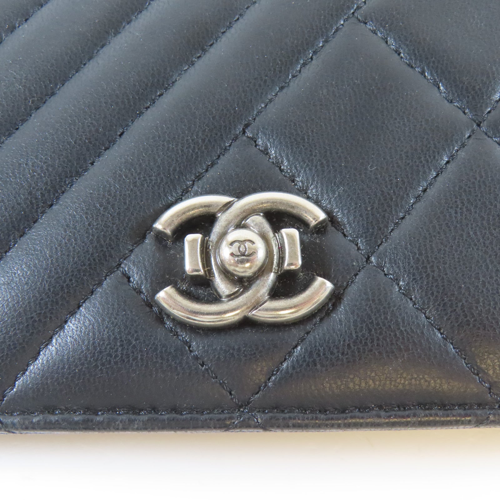CHANEL 【激減優惠】菱格/斜紋羊皮皮革Long Wallet銀扣長錢包黑色