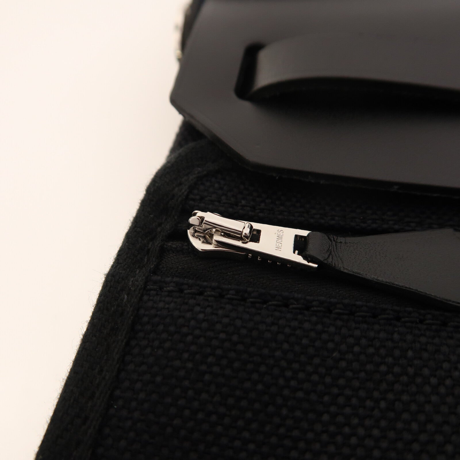 HERMES 帆布Mini Herbag肩背袋