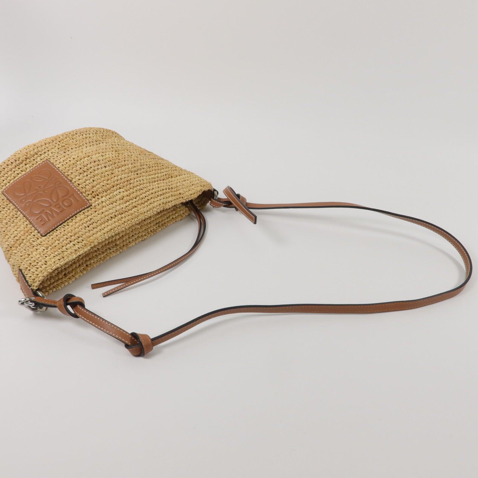 LOEWE Raffia/牛皮皮革Slit Pochette Bag肩背袋