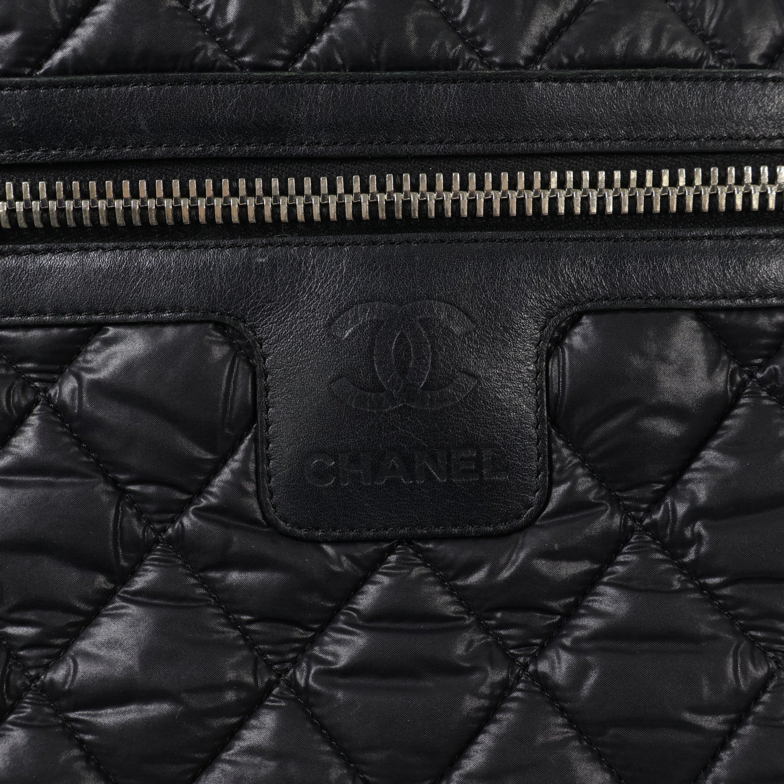 CHANEL 尼龍Coco Cocoon Messenger銀扣肩背袋