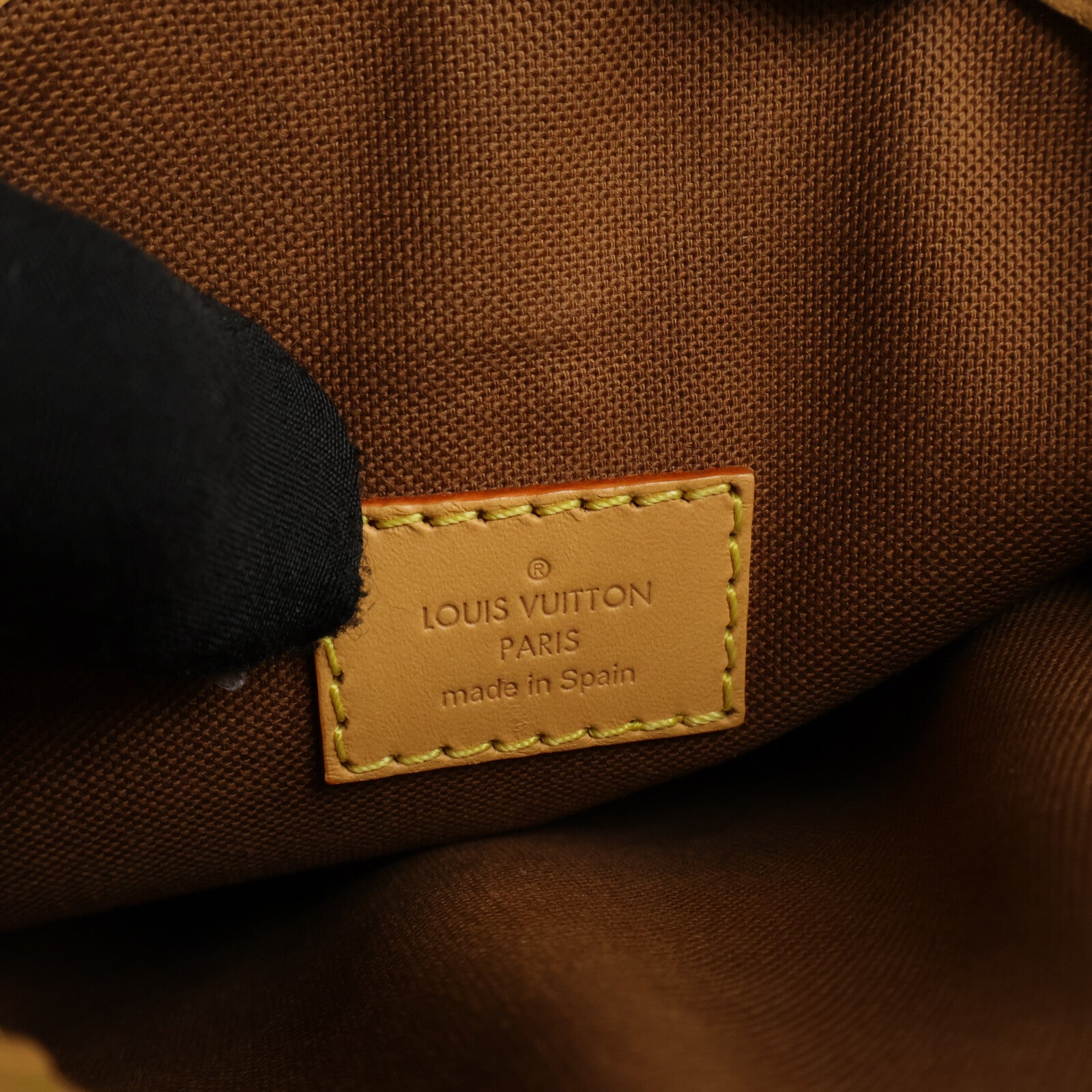 LOUIS VUITTON Monogram Fold Me Pouch肩背袋