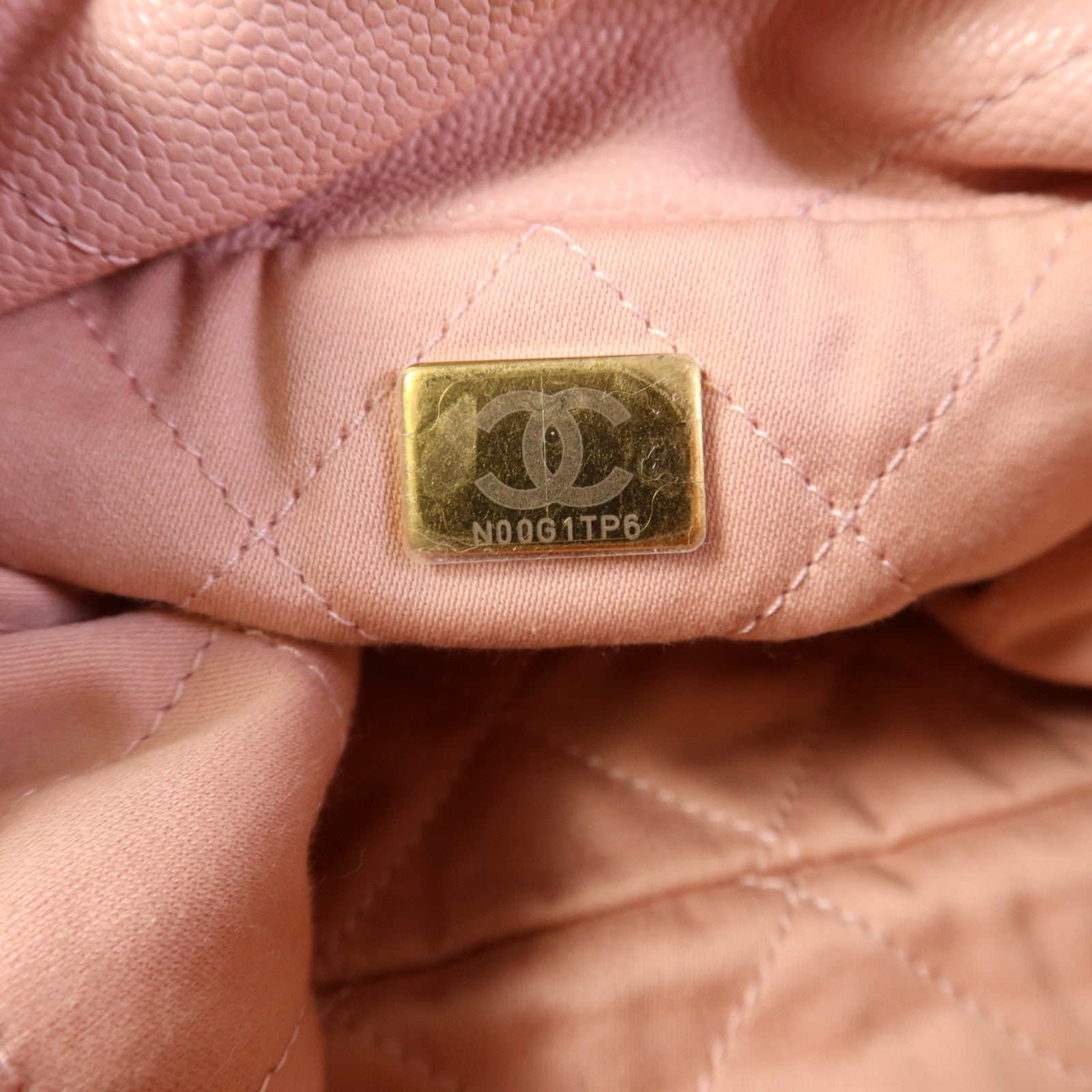 CHANEL 牛皮皮革Chanel 22 Medium金扣鏈帶肩背袋