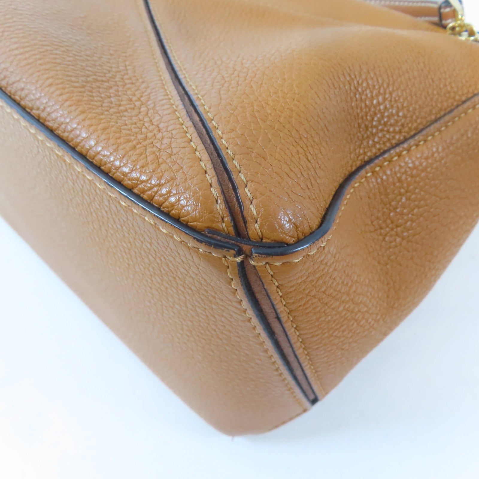 LOEWE 牛皮皮革Puzzle Small金扣手挽肩背兩用袋啡色