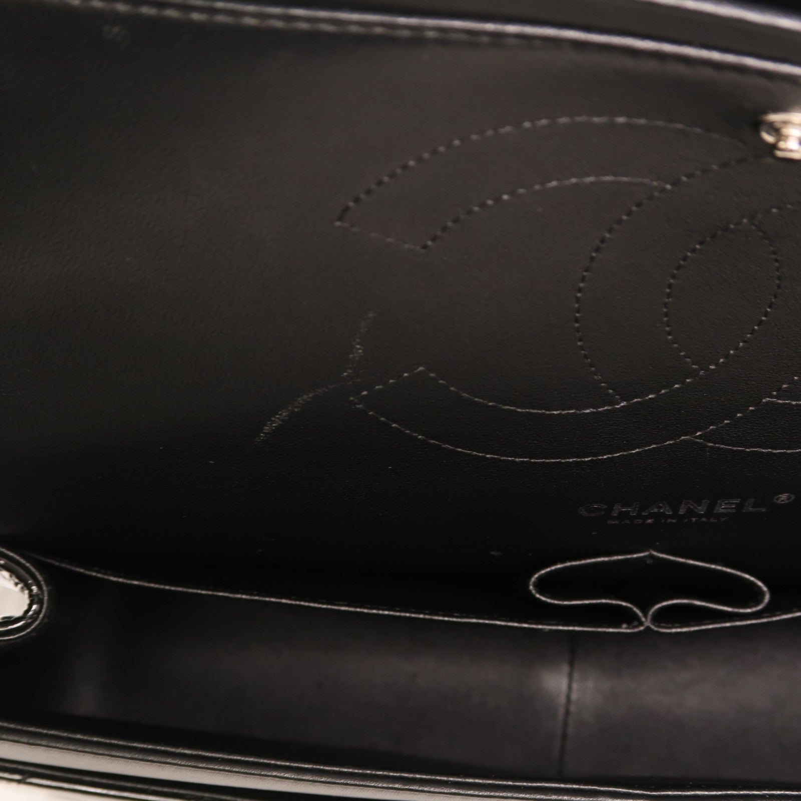 CHANEL 漆皮皮革Large Classic銀扣鏈帶肩背袋