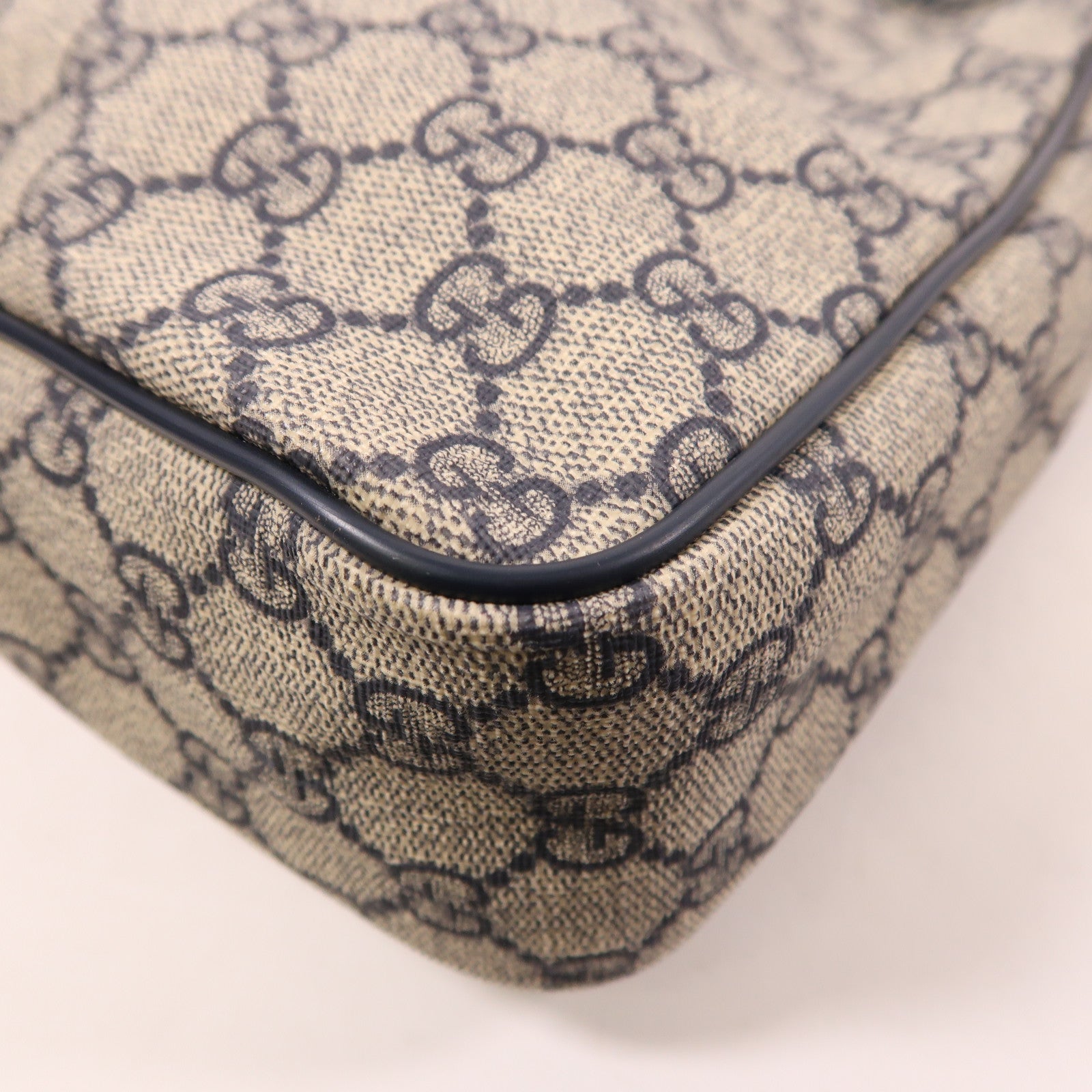 GUCCI 塗層帆布Shoulder Bag銀扣肩背袋