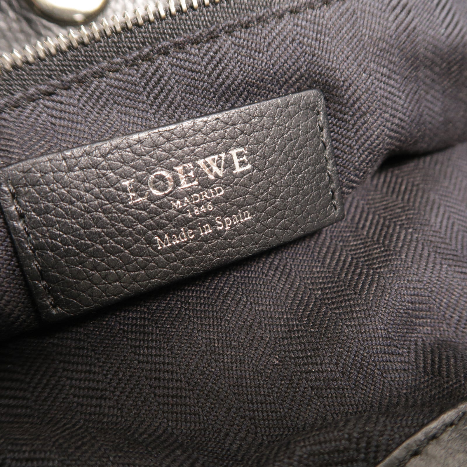 LOEWE 牛皮皮革Vega Tote Bag肩背袋