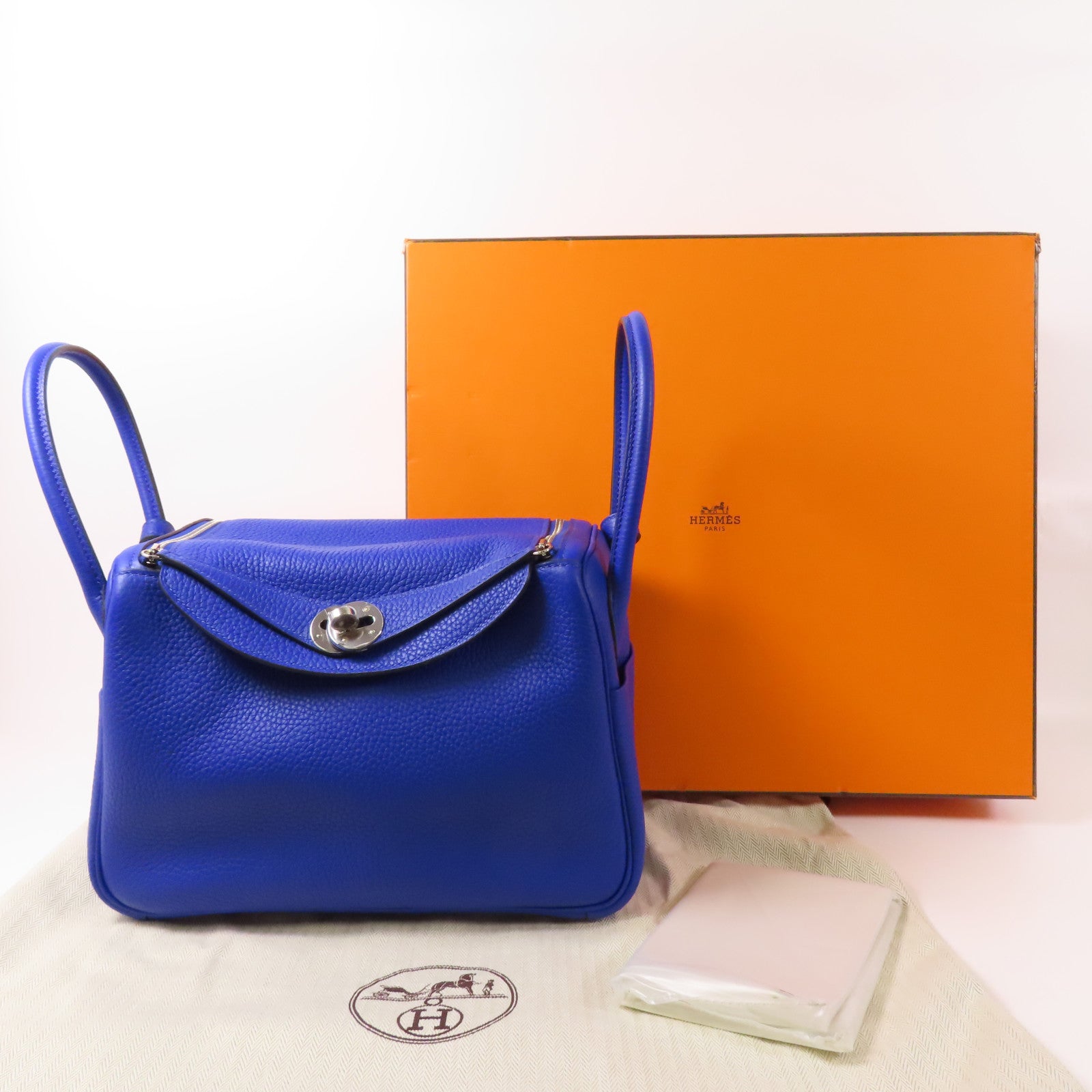 HERMES Clemence皮革Lindy 26銀扣肩背袋Bleu Royal