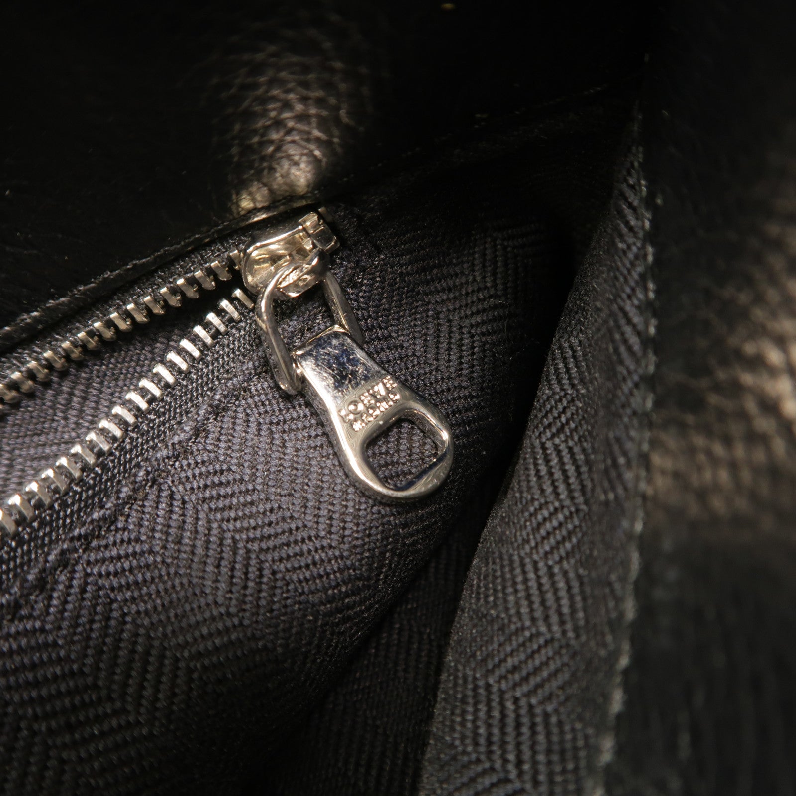 LOEWE 牛皮皮革Vega Tote Bag肩背袋