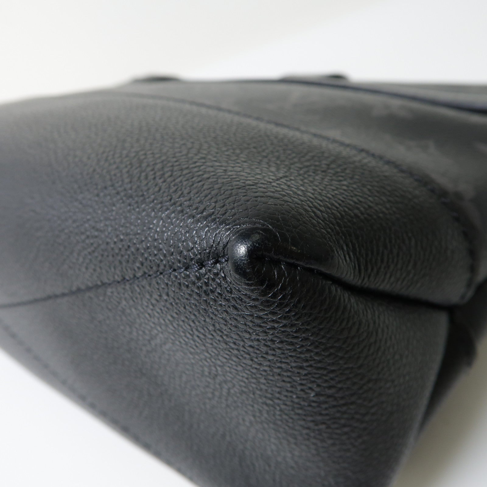 LOUIS VUITTON Monogram Eclipse Saumur Messenger肩背袋黑色