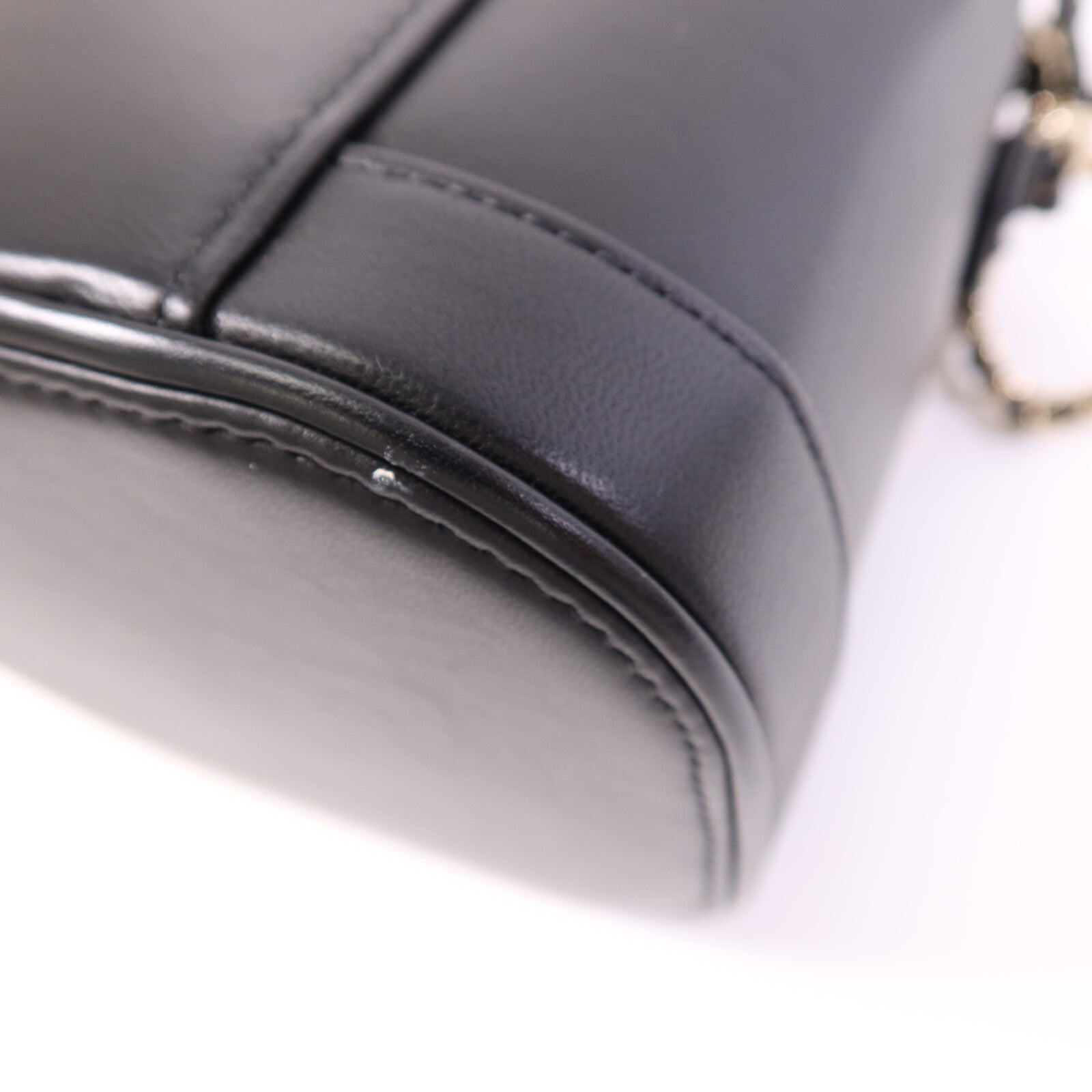 CHANEL 【激減優惠】羊皮皮革Vanity Case金扣鏈帶手挽肩背兩用袋