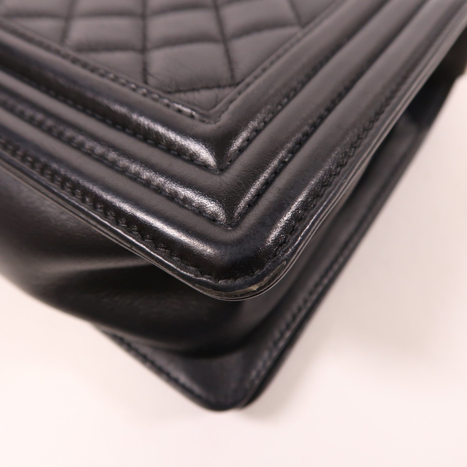 CHANEL CC Boy 25 Chain Shoulder Bag Lambskin Leather Black