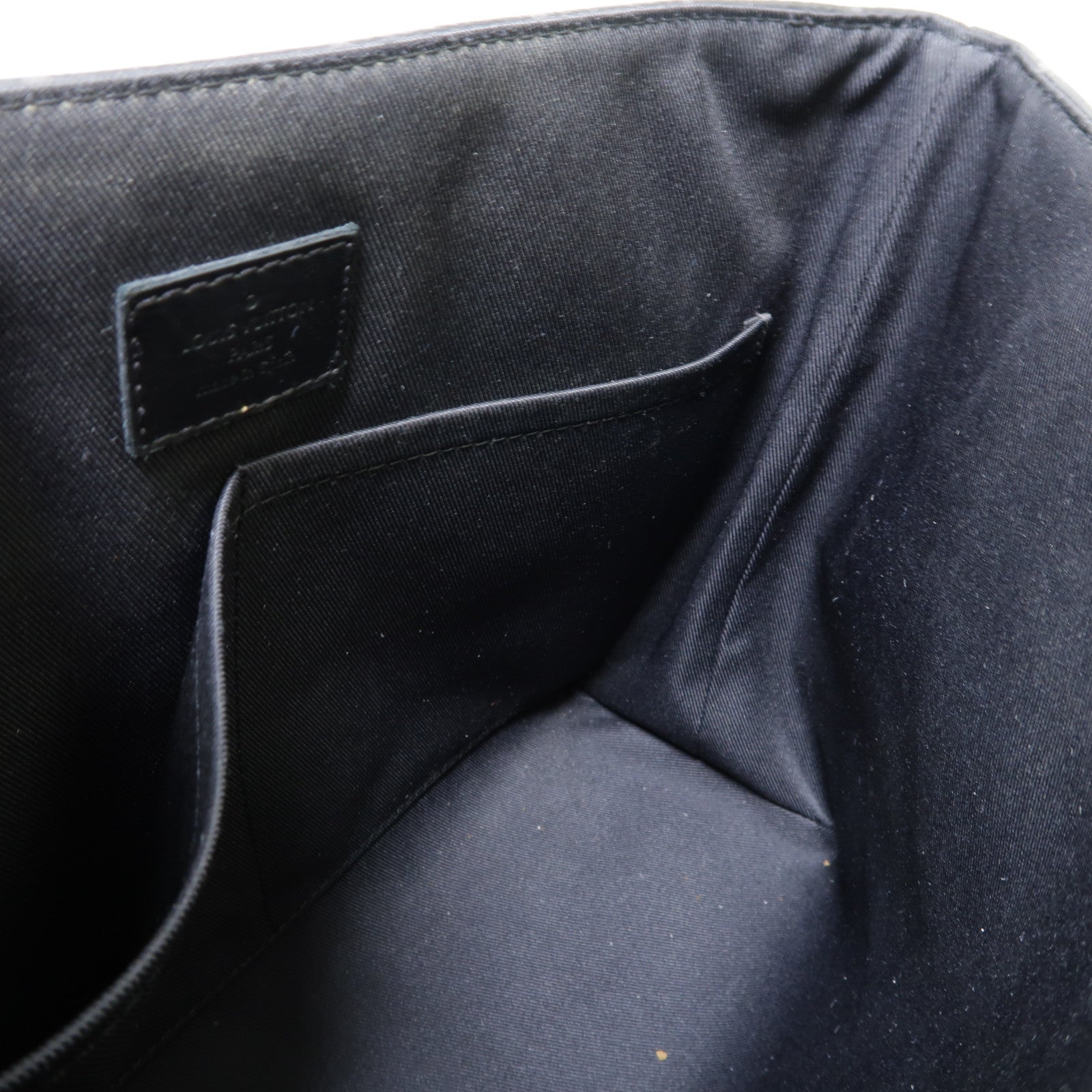 LOUIS VUITTON Monogram Eclipse Saumur Messenger肩背袋黑色