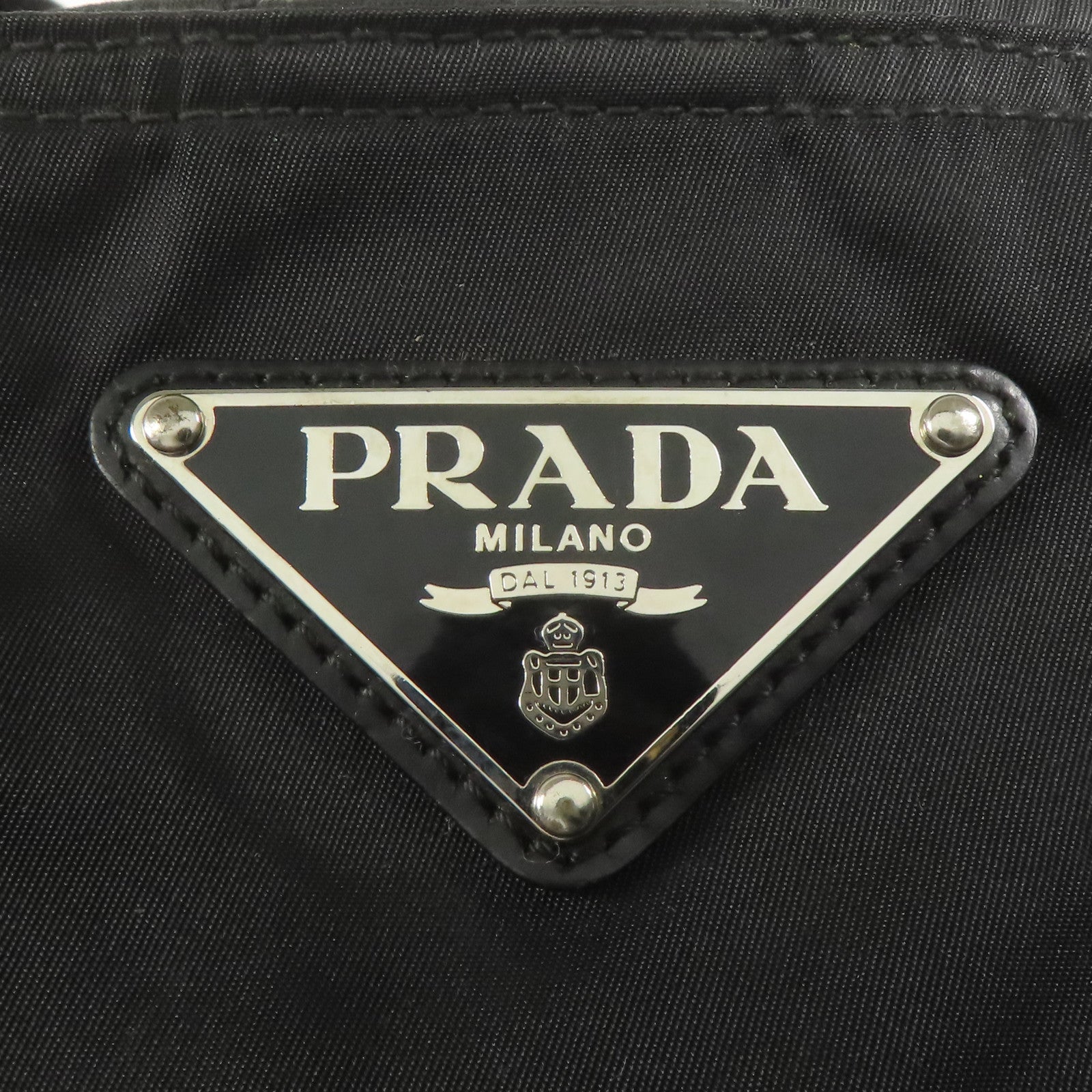 PRADA 尼龍Shoulder Bag銀扣肩背袋