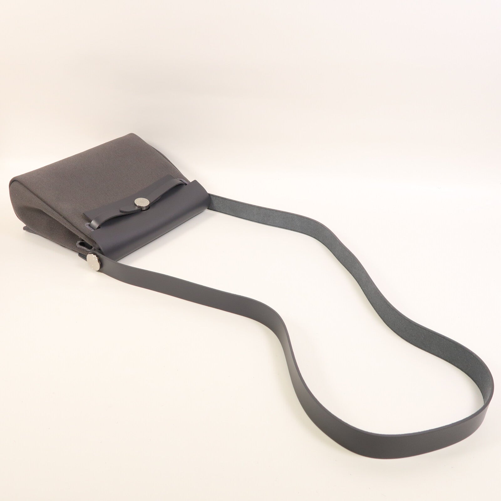 HERMES 帆布Mini Herbag銀扣肩背袋Ardoise