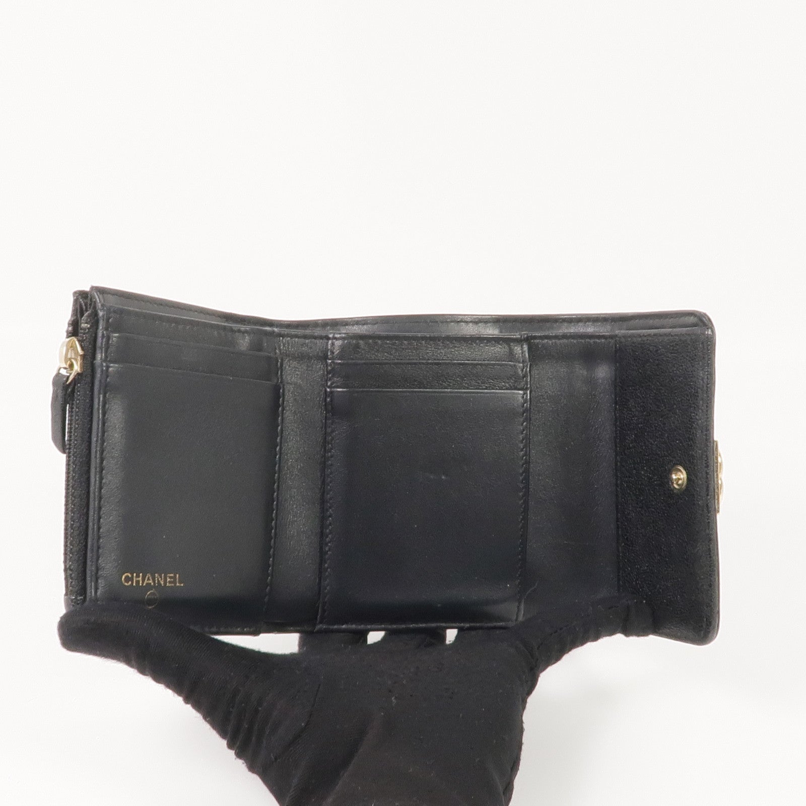 CHANEL 牛皮皮革Boy Trifold Wallet金扣錢包