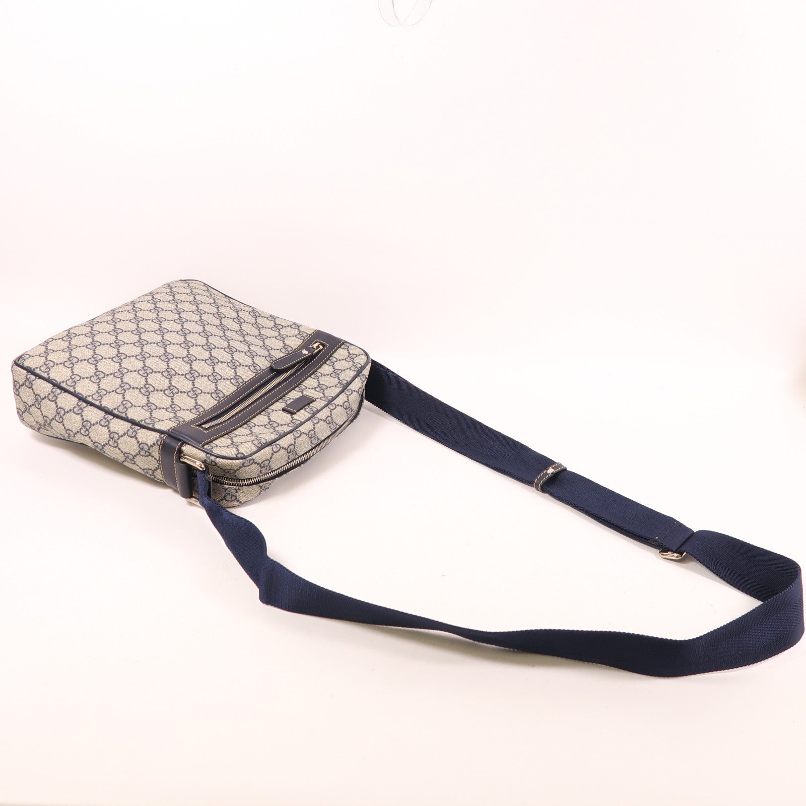 GUCCI 塗層帆布Shoulder Bag銀扣肩背袋