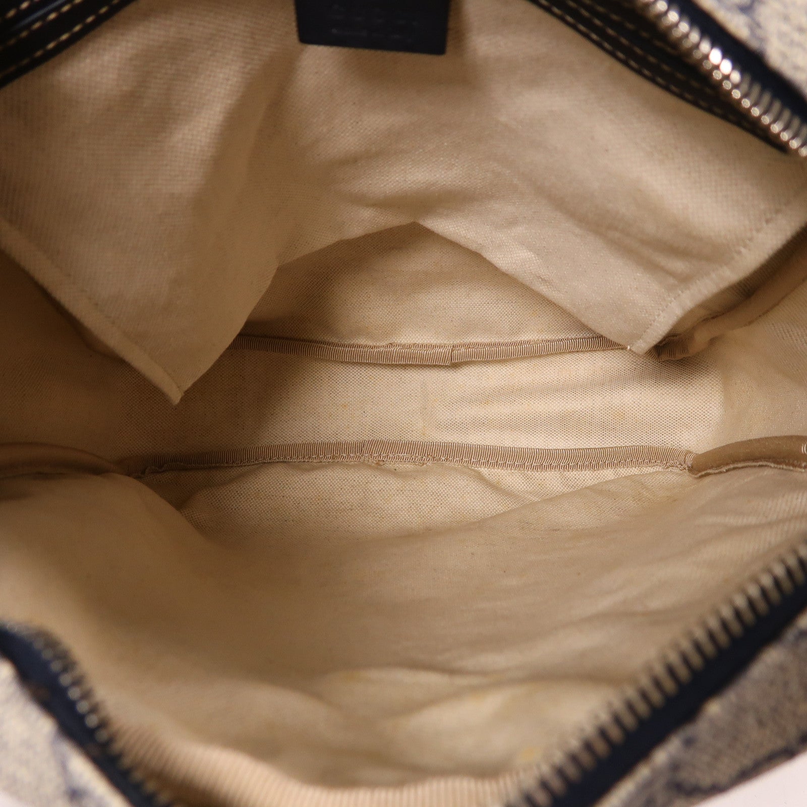 GUCCI 塗層帆布Shoulder Bag銀扣肩背袋