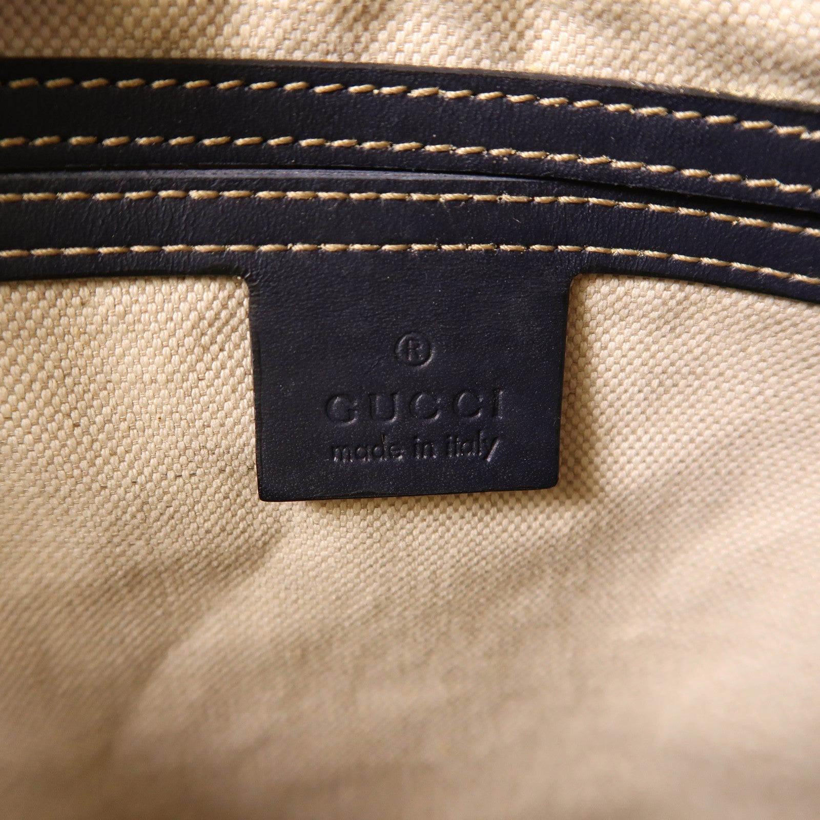 GUCCI 塗層帆布Shoulder Bag銀扣肩背袋