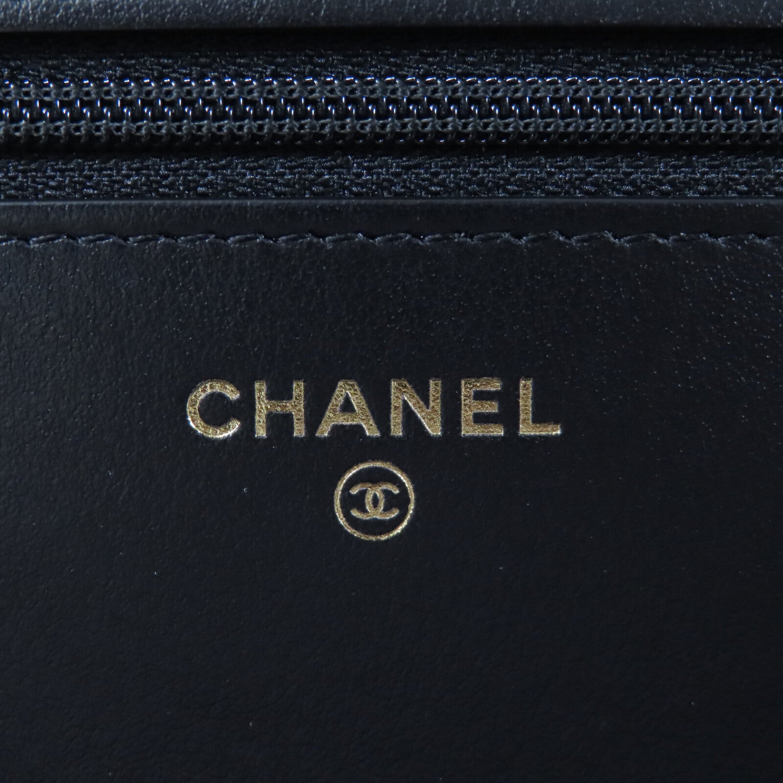 CHANEL 牛皮皮革Boy Wallet On Chain鏈帶肩背袋